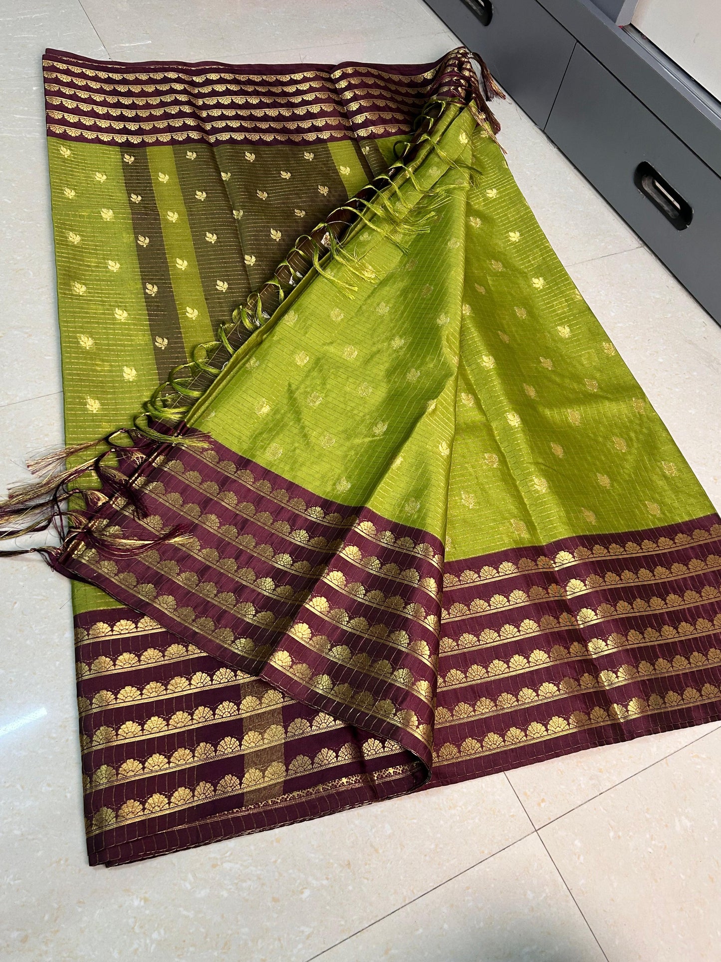 Semi Banarasi katan silk saree with fine weavings