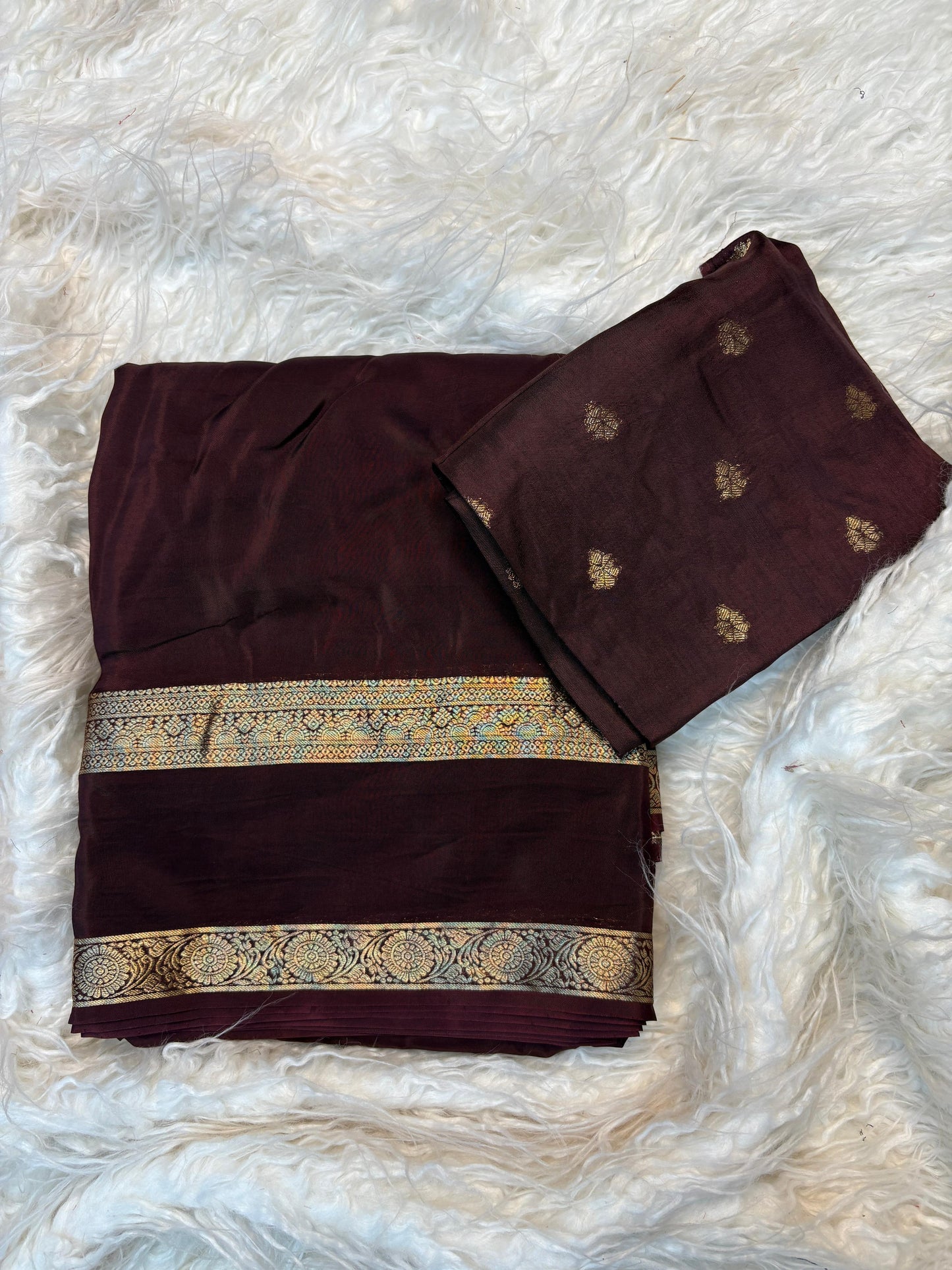 Beautiful soft viscous crape silk saree with double zari jacquard border and dola silk blouse piece