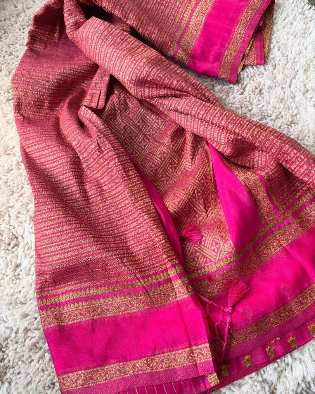 Beautiful khaddi georgette saree with intricate weavings!