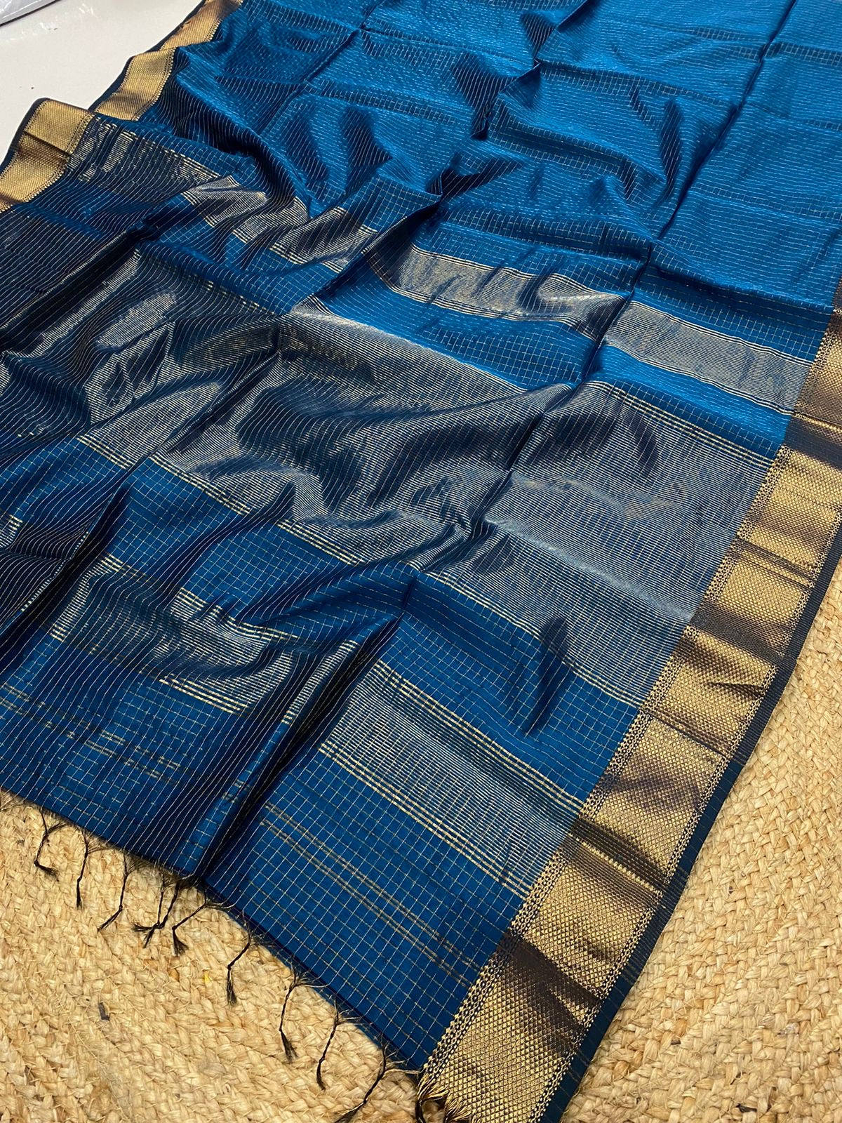 Pure Maheshwari handloom checks saree
