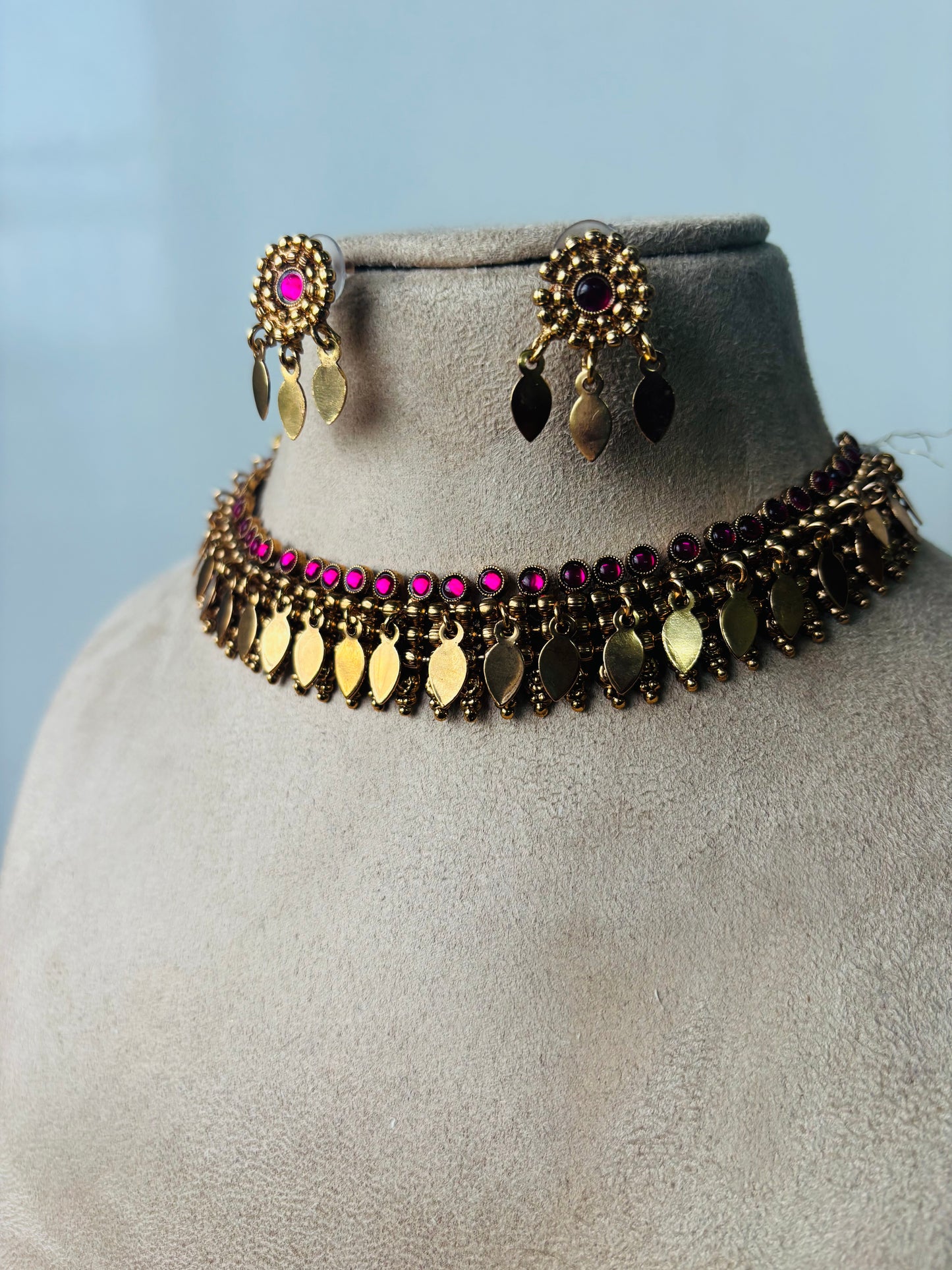 Beautiful ilakkathali choker - pink