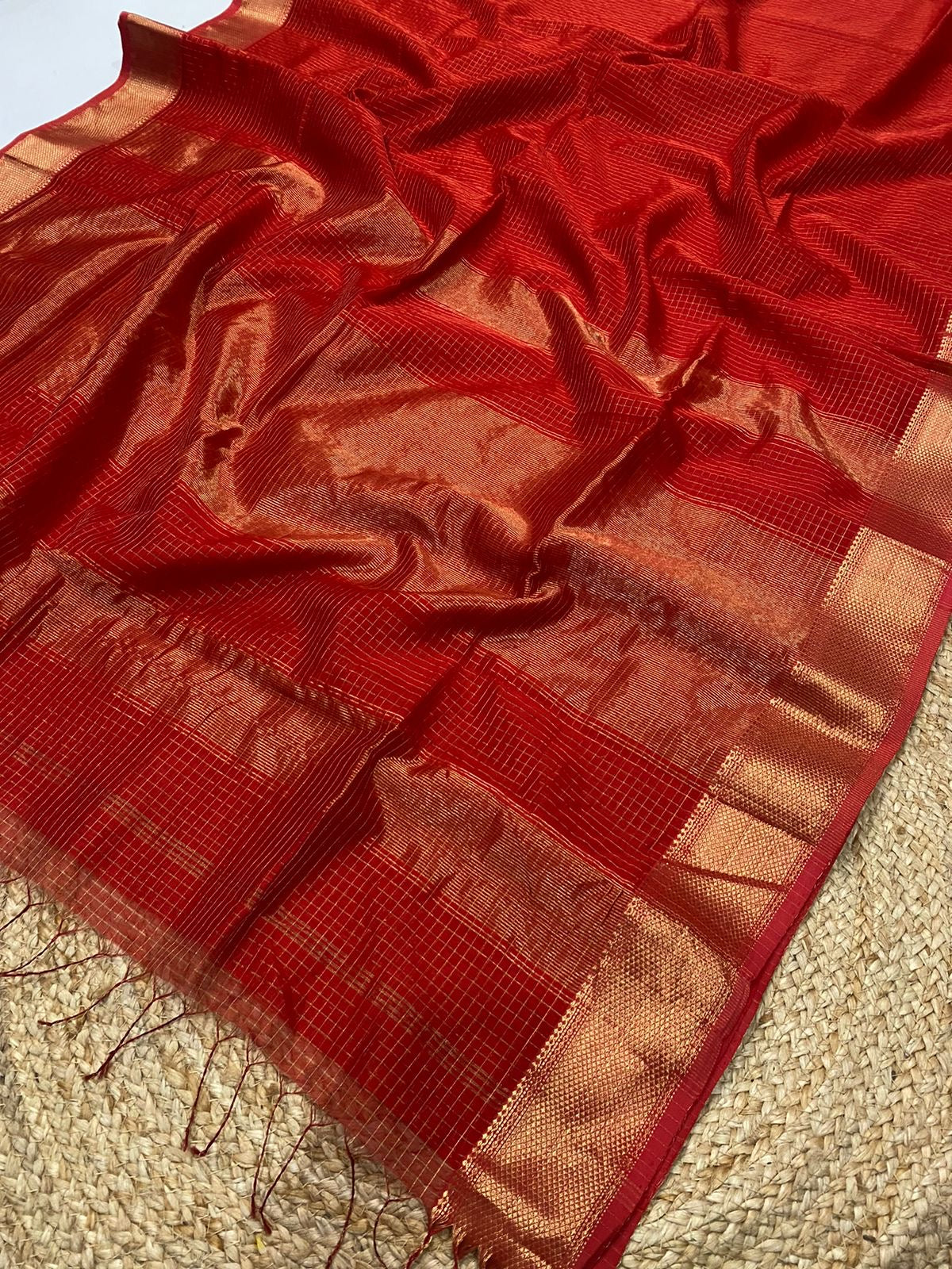 Pure Maheshwari handloom checks saree
