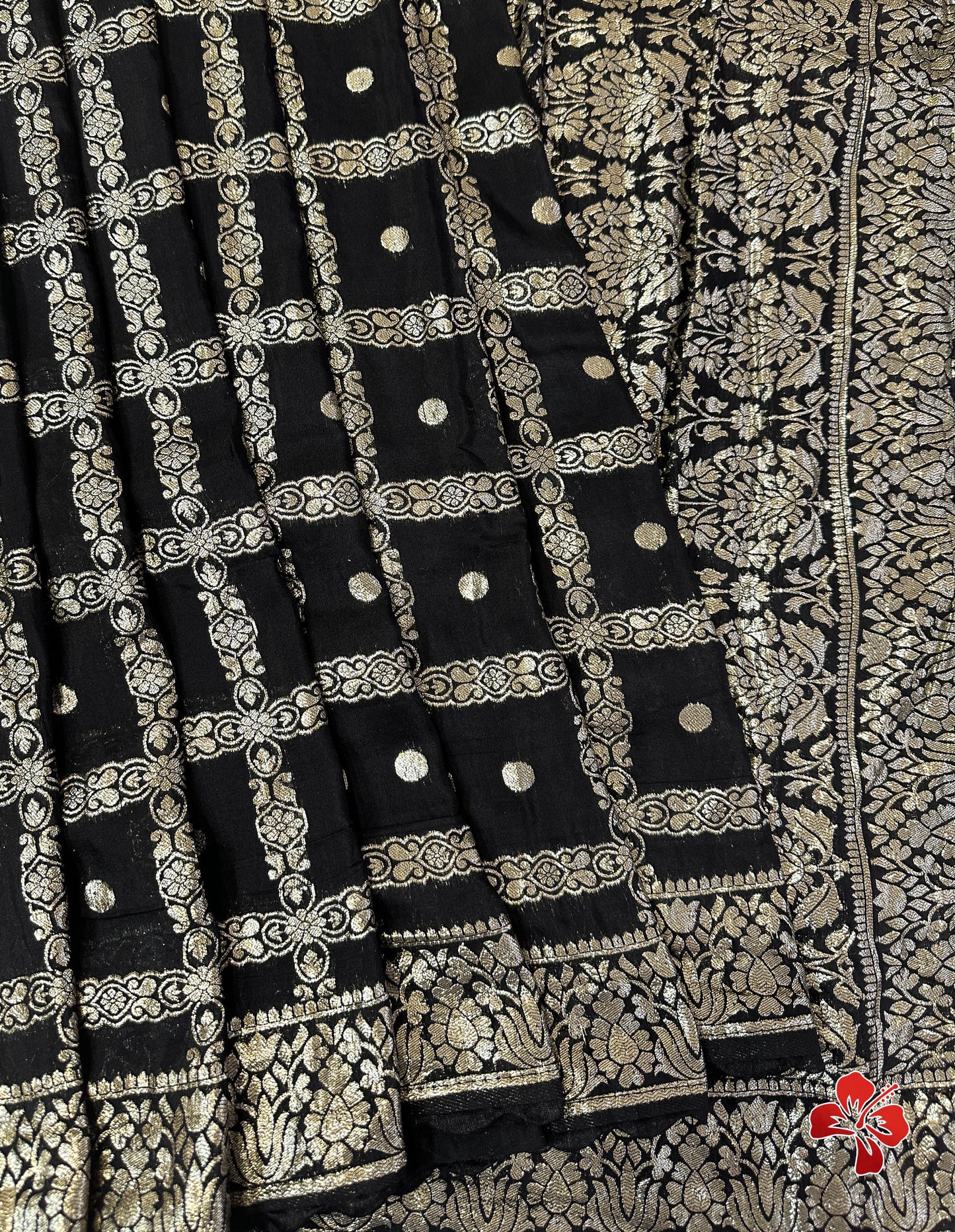Soft munga silk saree with box checks weavings - black