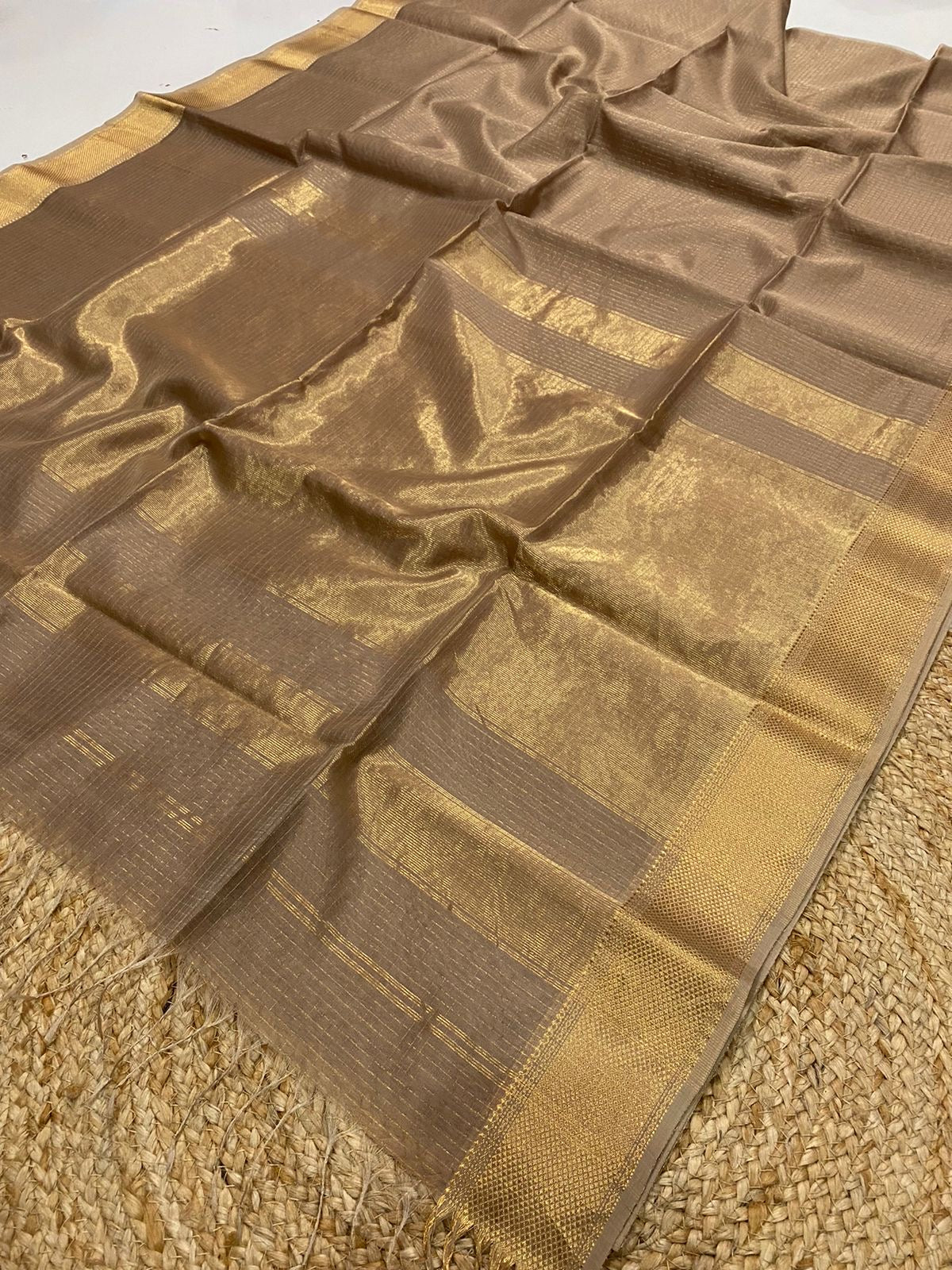Pure Maheshwari handloom checks saree