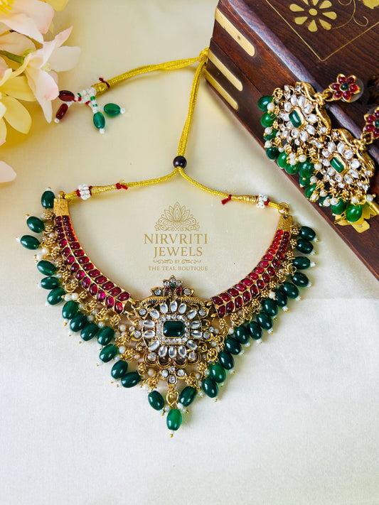 Beautiful kemp necklace- green beads