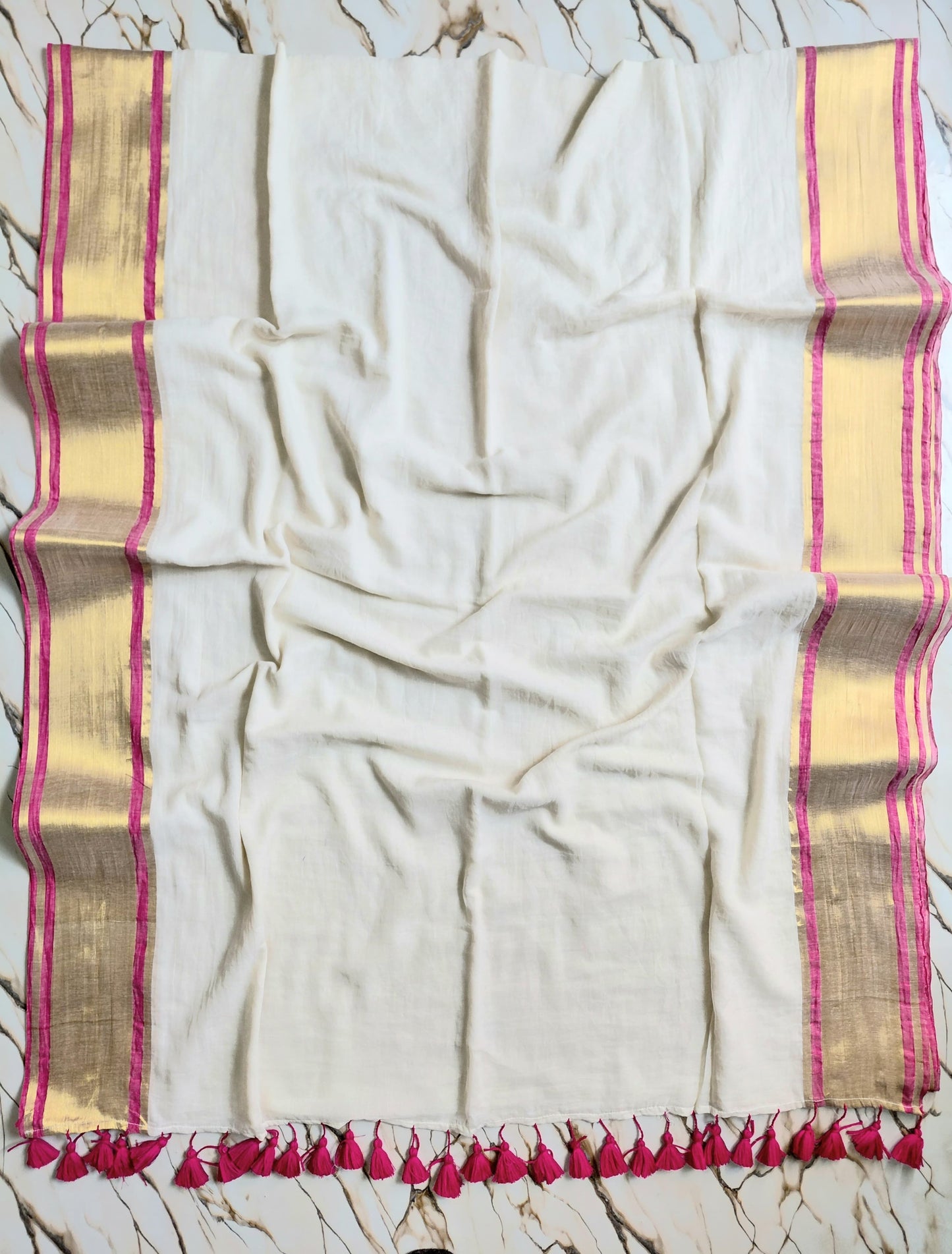 Pure authentic mul cotton saree with pink border