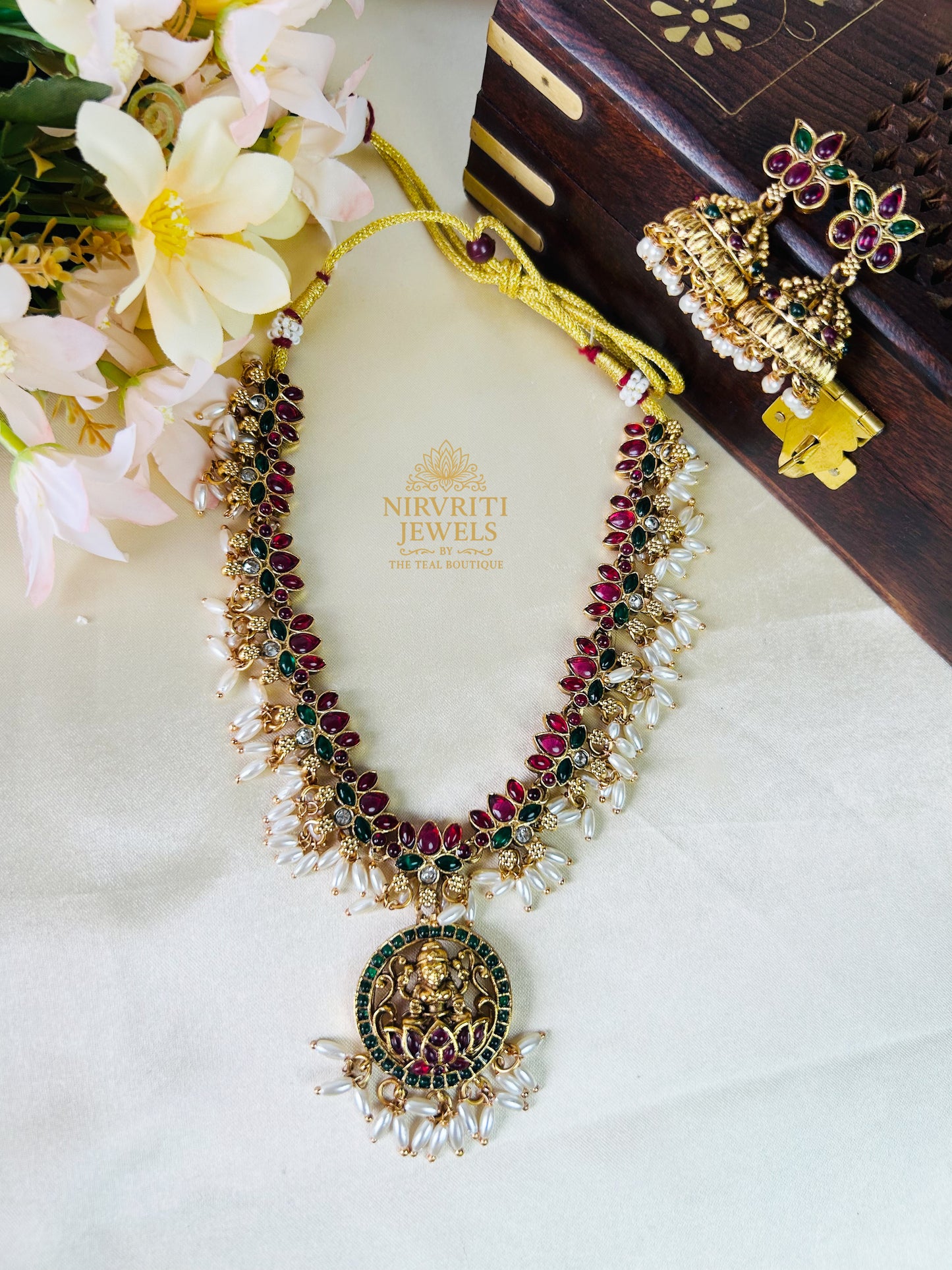 Beautiful lakshmi pendant lotus necklace with rice pearls - mix