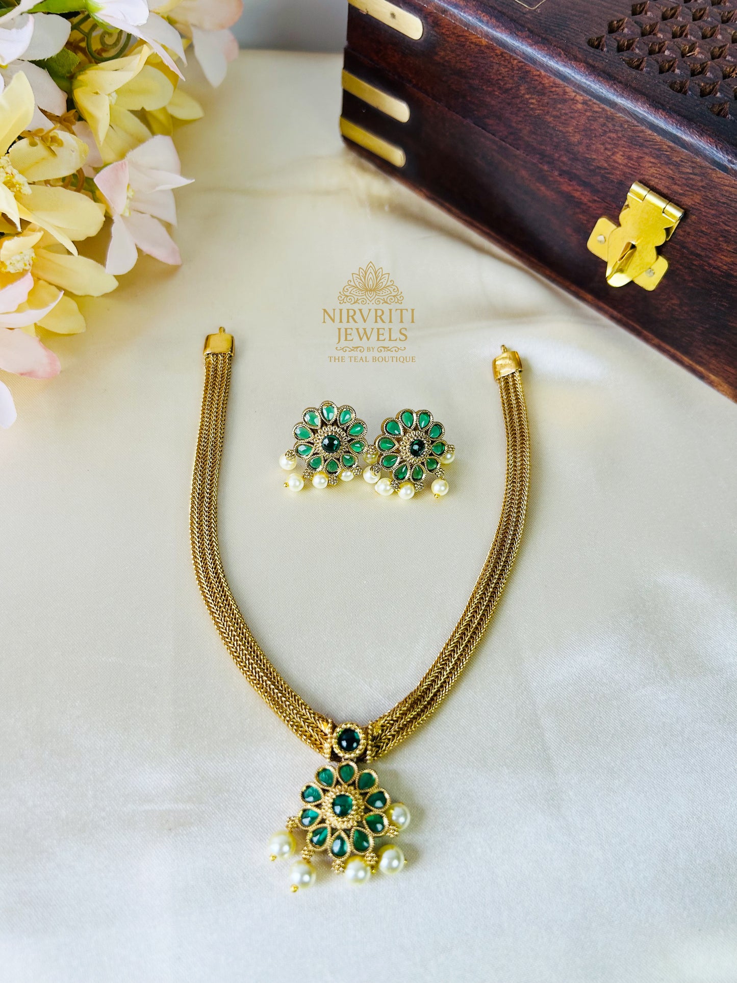 Small attigai necklace - green