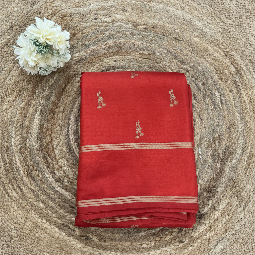 Beautiful semi gajji silk saree with beautiful floral butta weavings