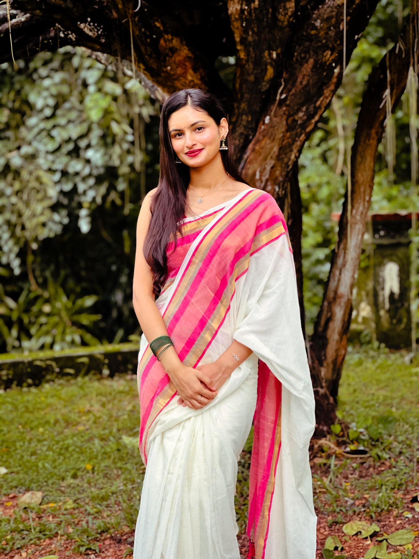 Soft mul cotton saree with beautiful pink zari border