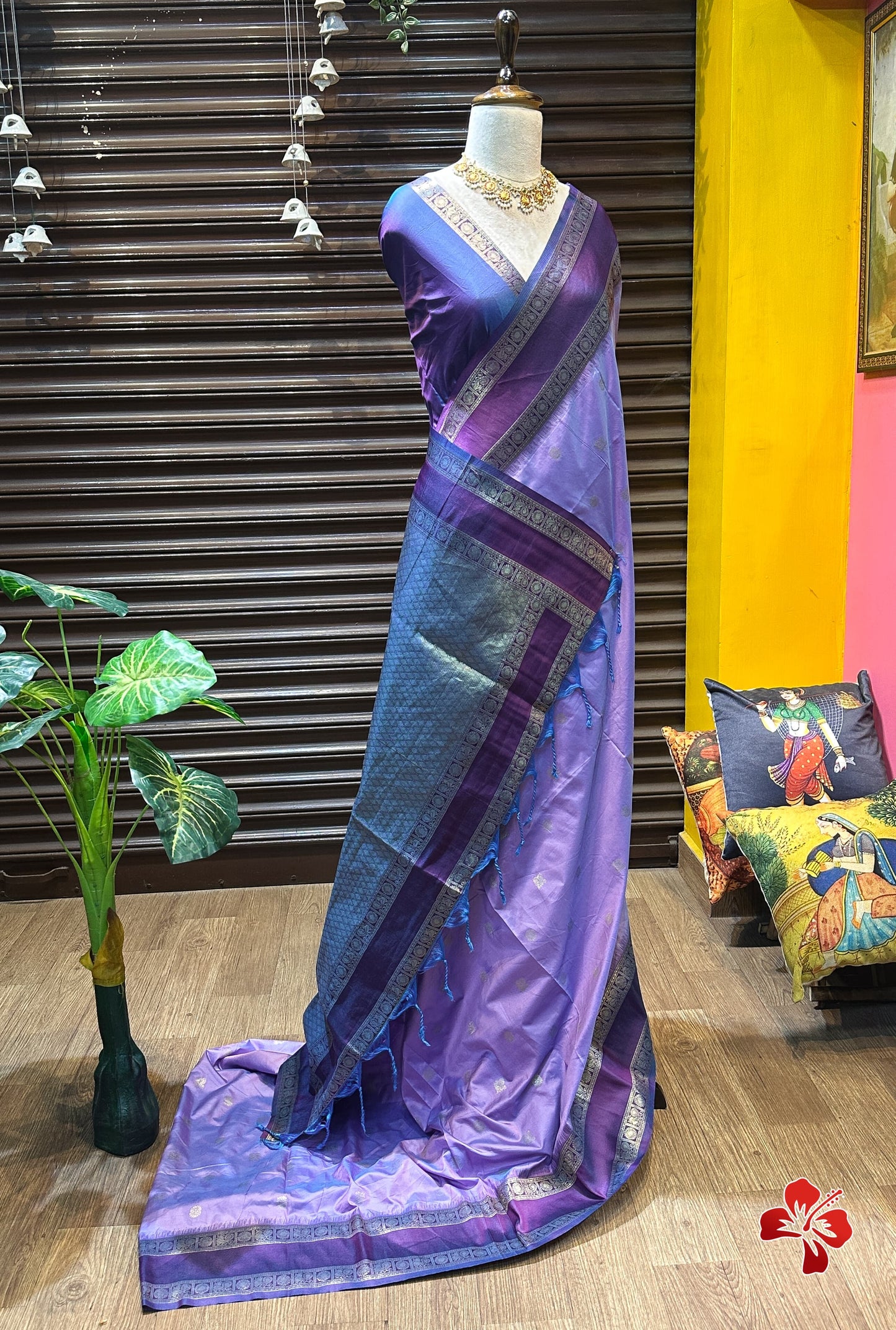 Semi kanchi silk saree with contrast border