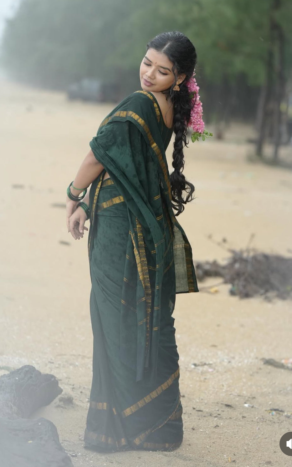 Pure plain sungudi cotton saree with double peacock border - green