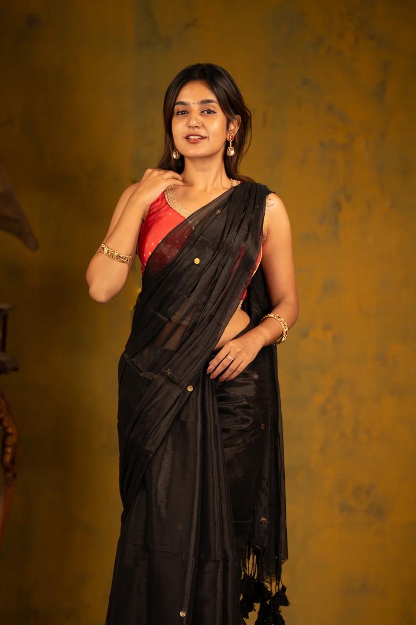 Pure mul tissue Raga saree with round sequins