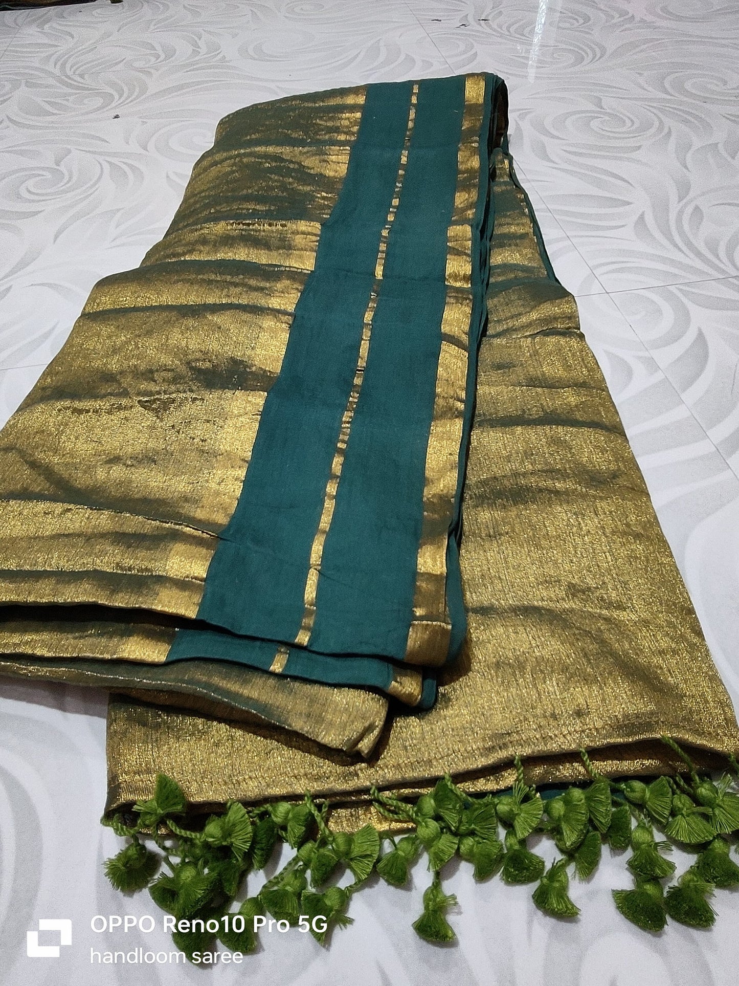 Mul tissue saree with zari border
