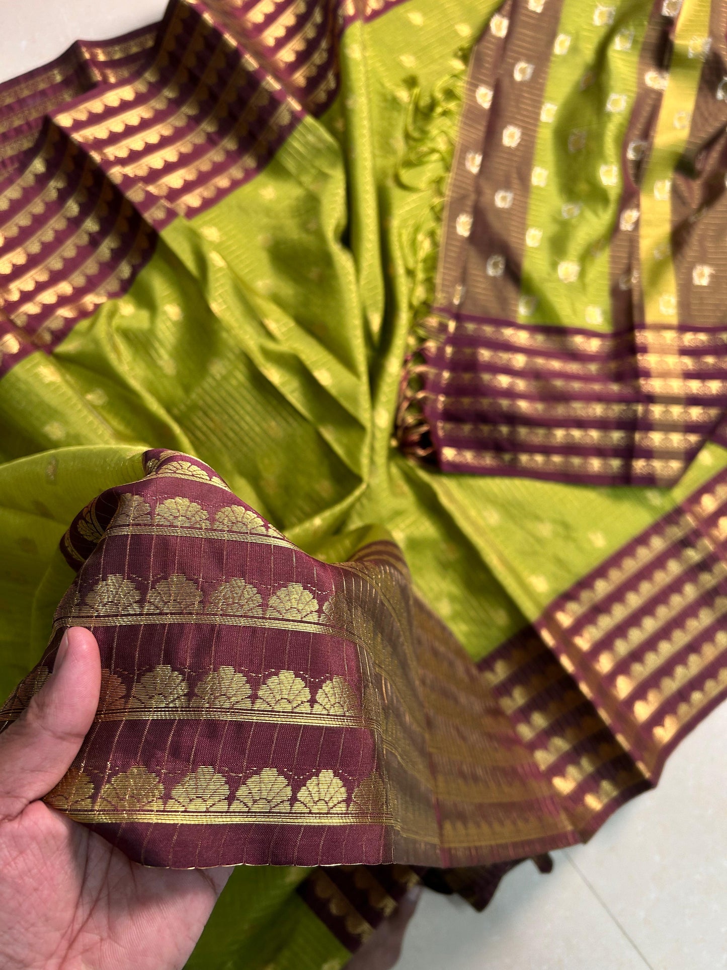 Semi Banarasi katan silk saree with fine weavings
