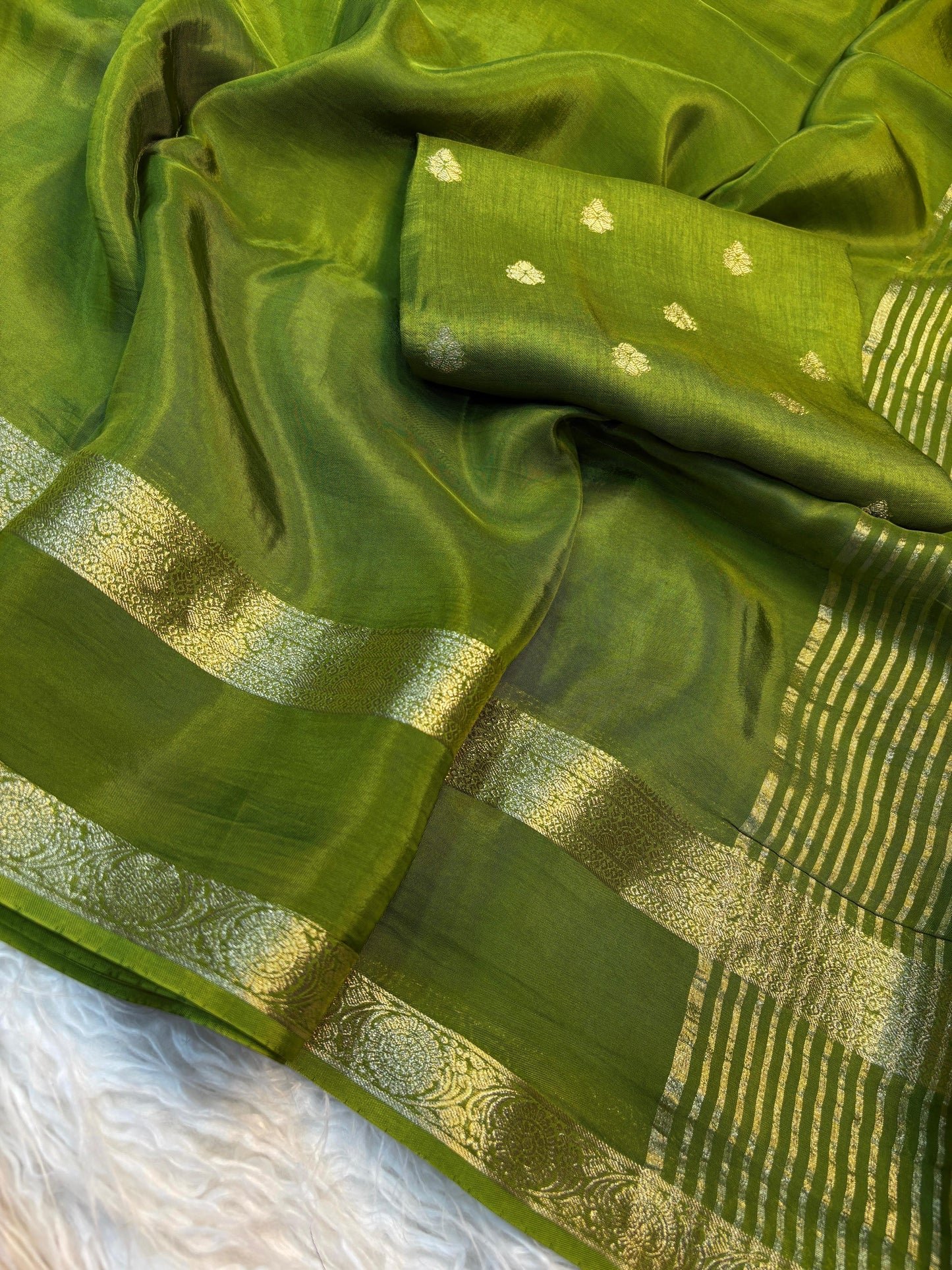 Beautiful soft viscous crape silk saree with double zari jacquard border and dola silk blouse piece