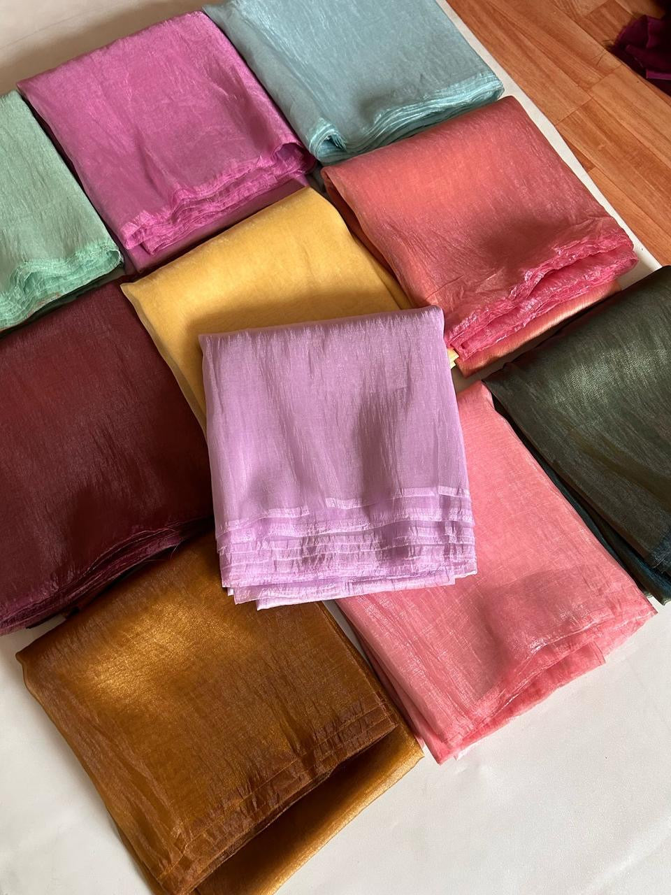 Soft tissue saree with metallic finish
