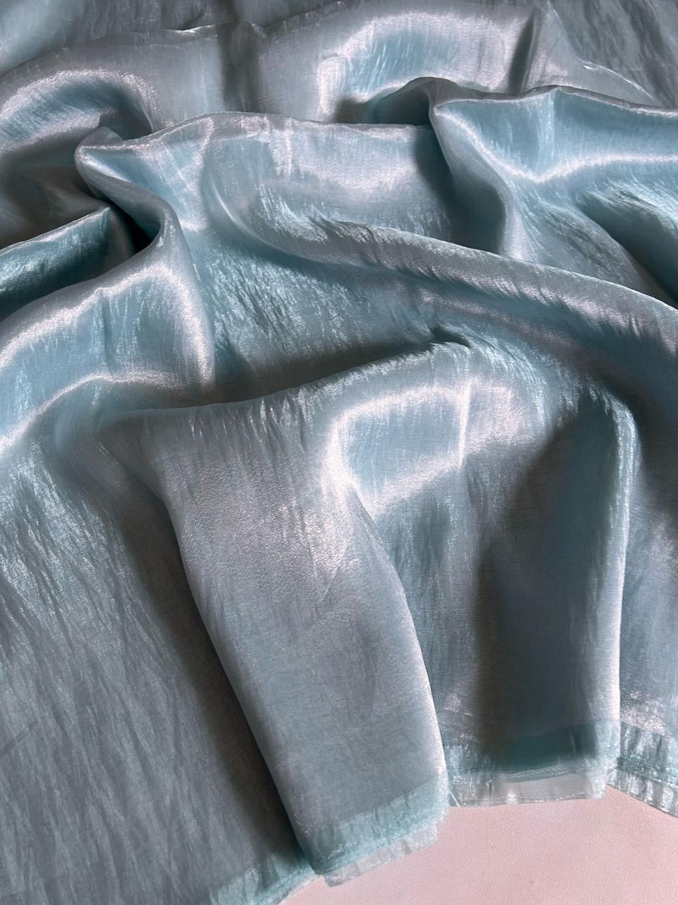 Soft tissue saree with metallic finish