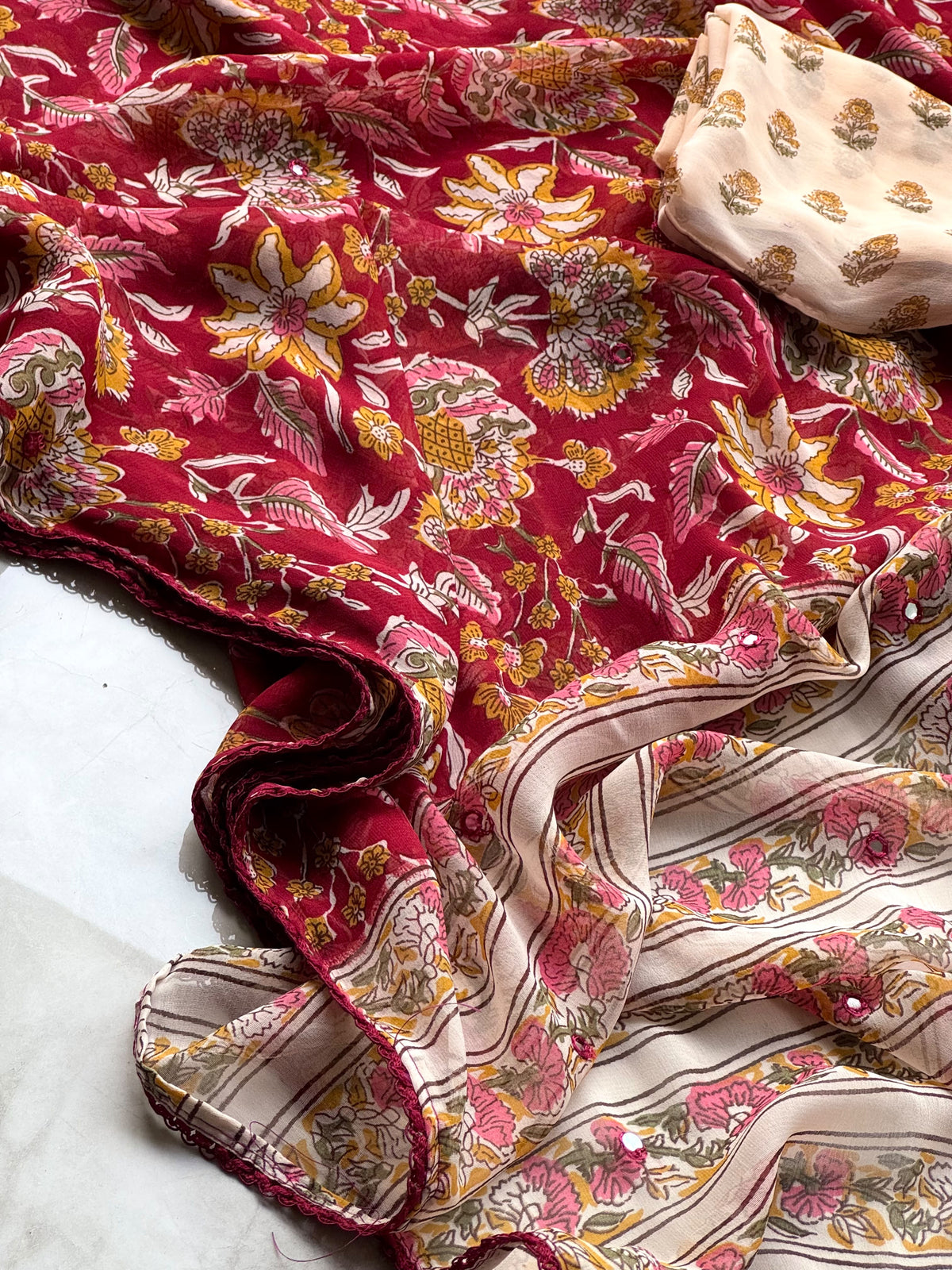 Beautiful georgette saree with kalamkari prints and lace detailing border