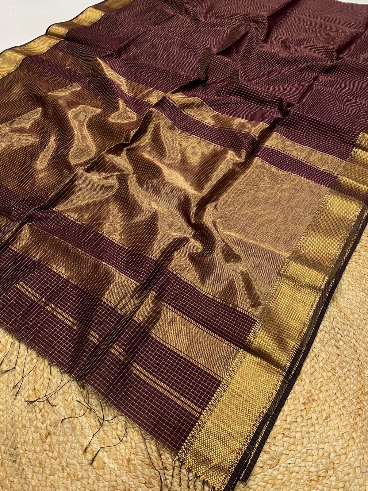 Pure Maheshwari handloom checks saree