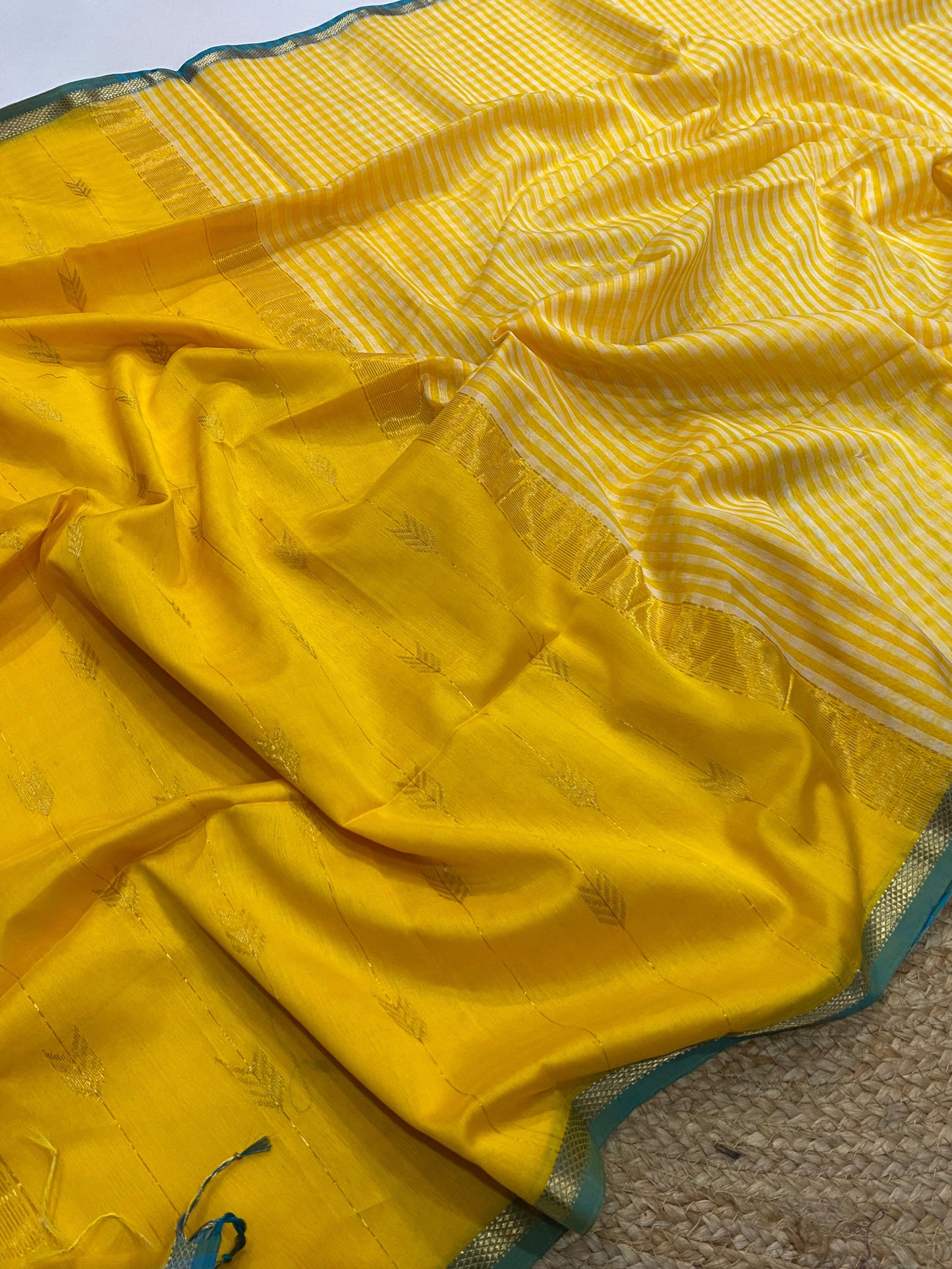 (Pre-booking 30 days) Pure Maheshwari handloom butti checks saree - Yellow