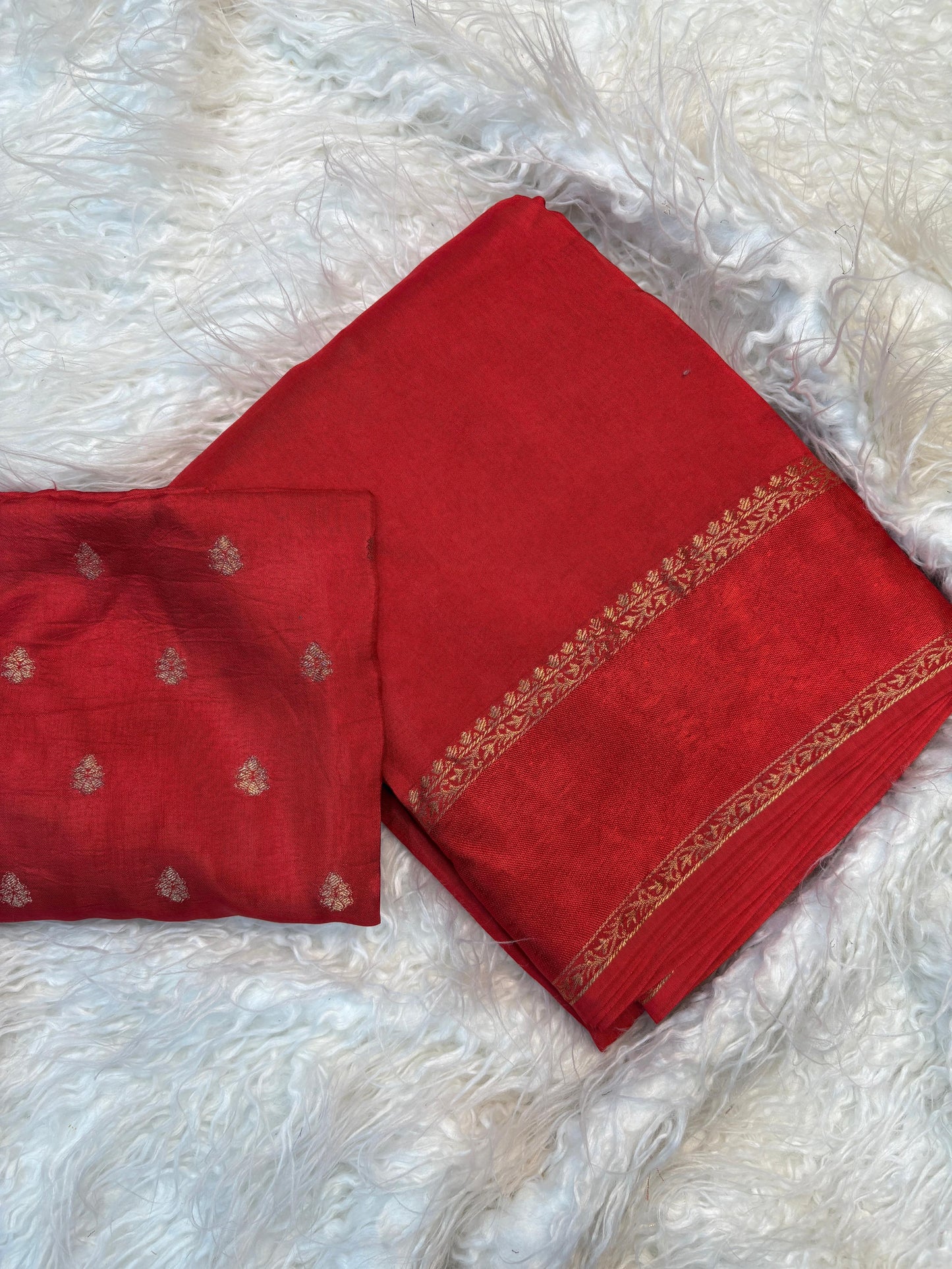 Beautiful soft viscous Russian silk saree with satin border (Prebooking)