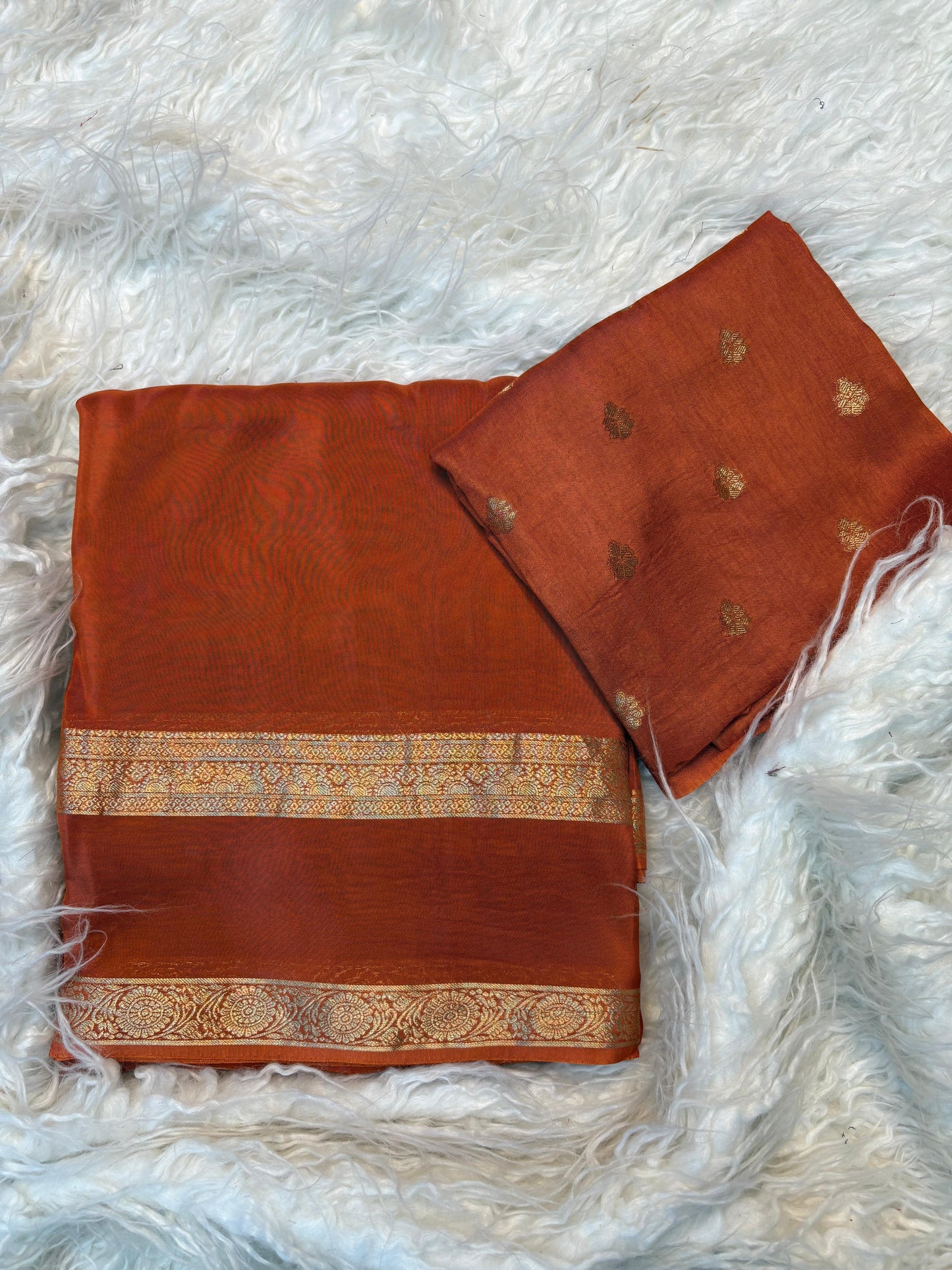 Beautiful soft viscous crape silk saree with double zari jacquard border and dola silk blouse piece