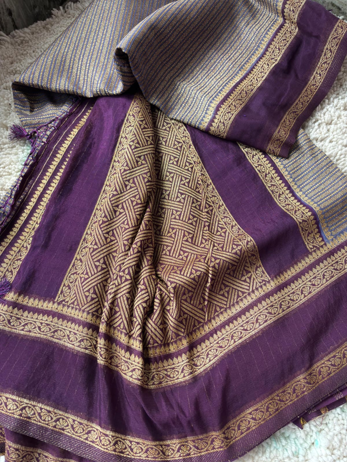 Beautiful khaddi georgette saree with intricate weavings!