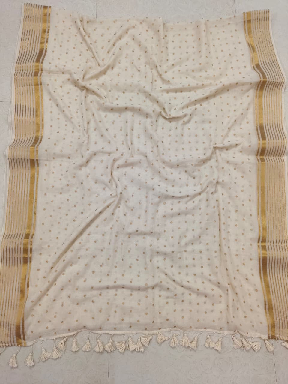 (Prebooking) Pure authentic mul cotton saree with zari stripes border and small polka body- without blouse
