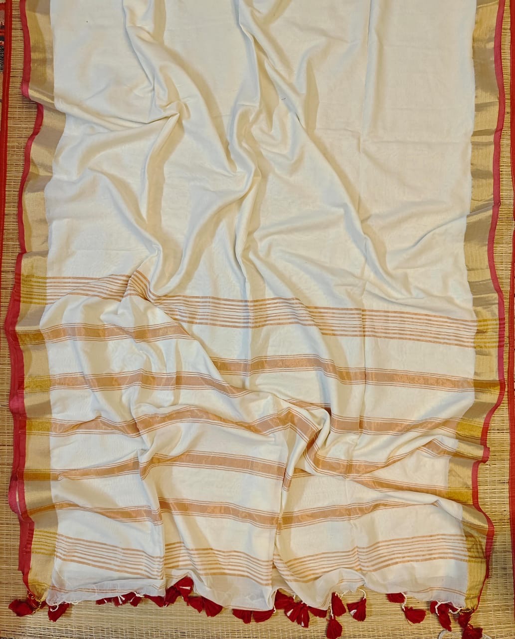 Premium kerala cotton saree with Red Zari border