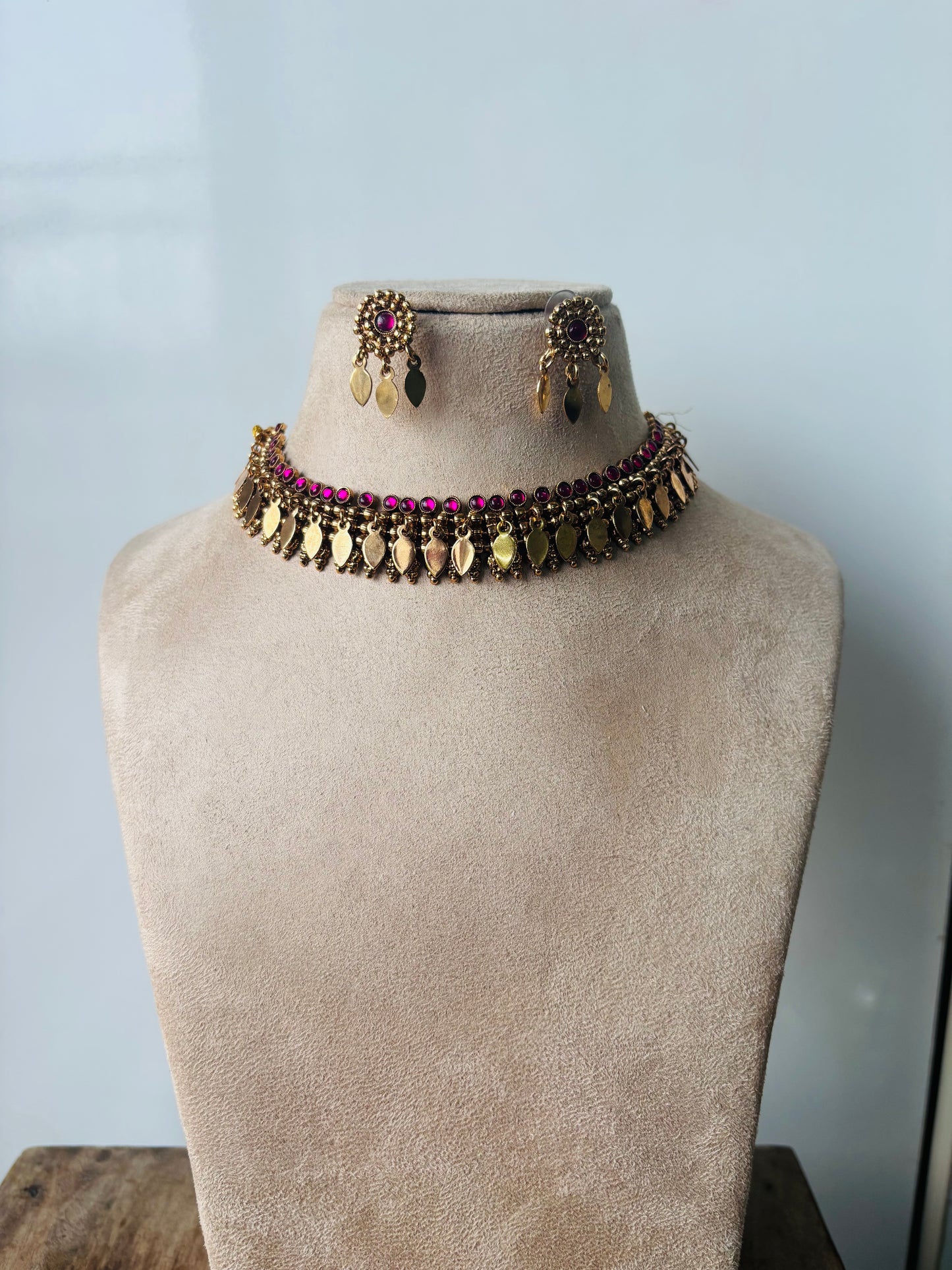 Beautiful ilakkathali choker - pink