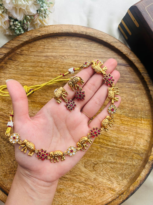 Beautiful elephant motif choker - Red