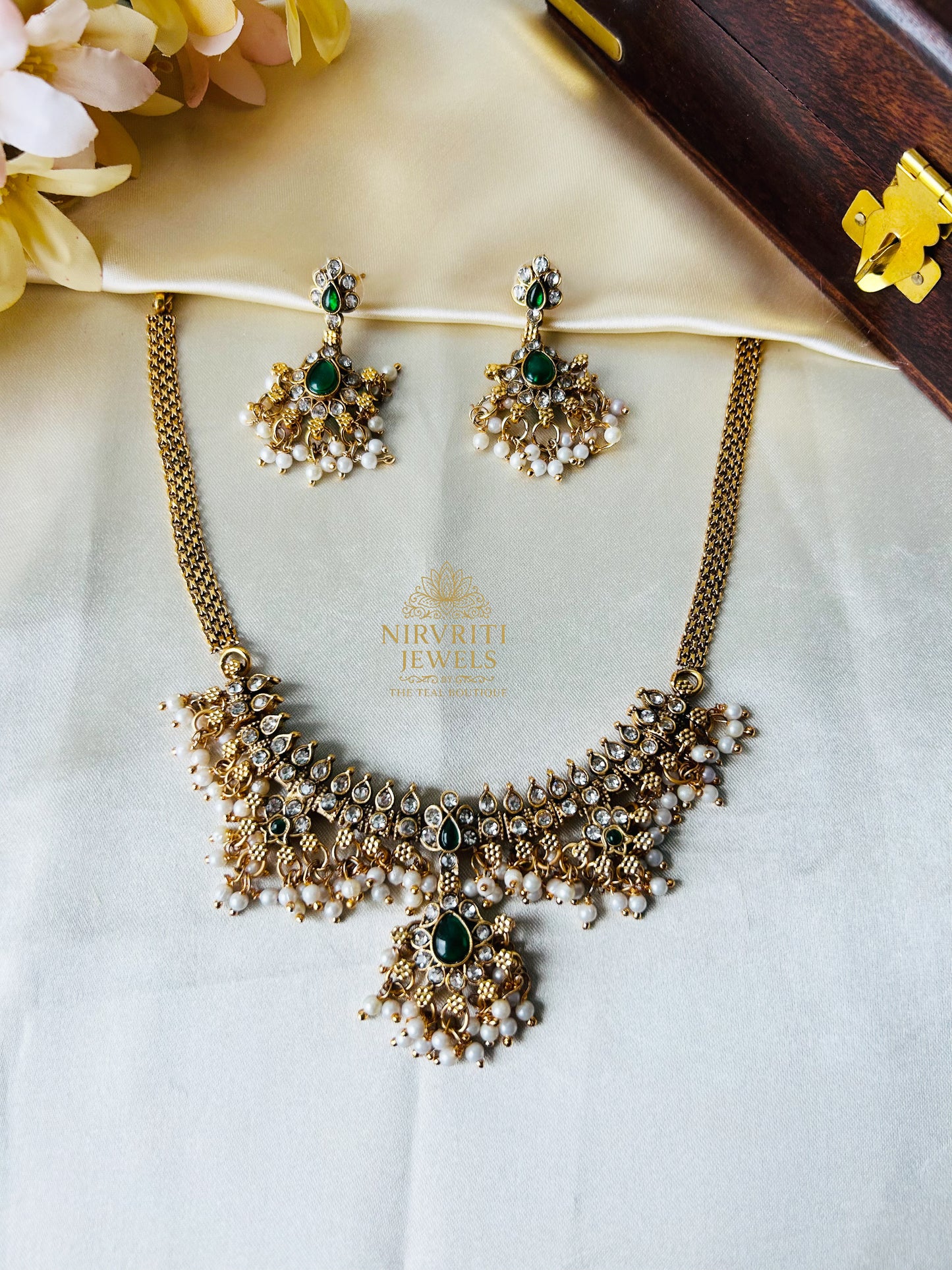 Mini Guttapusalu choker set - green