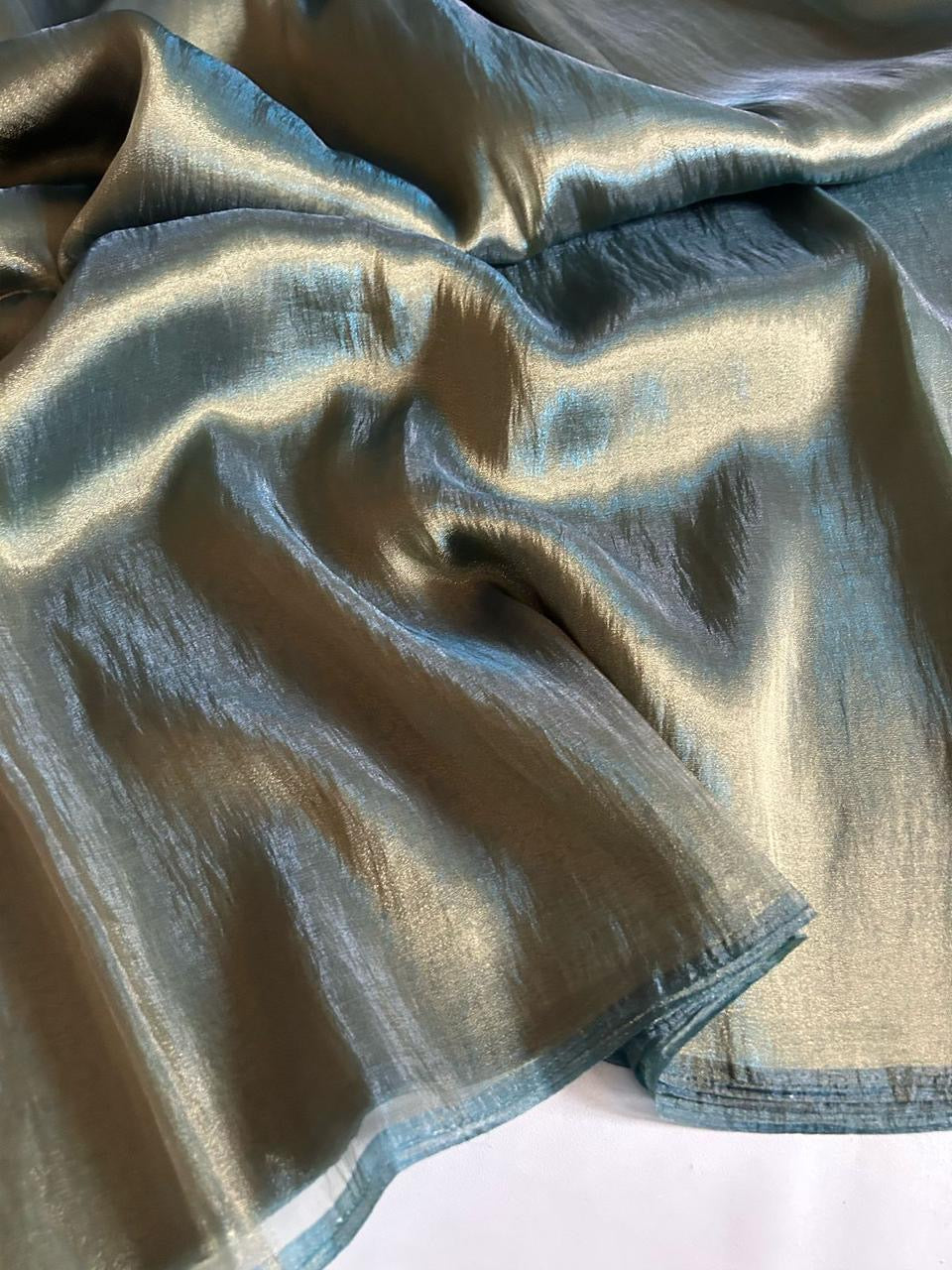 Soft tissue saree with metallic finish