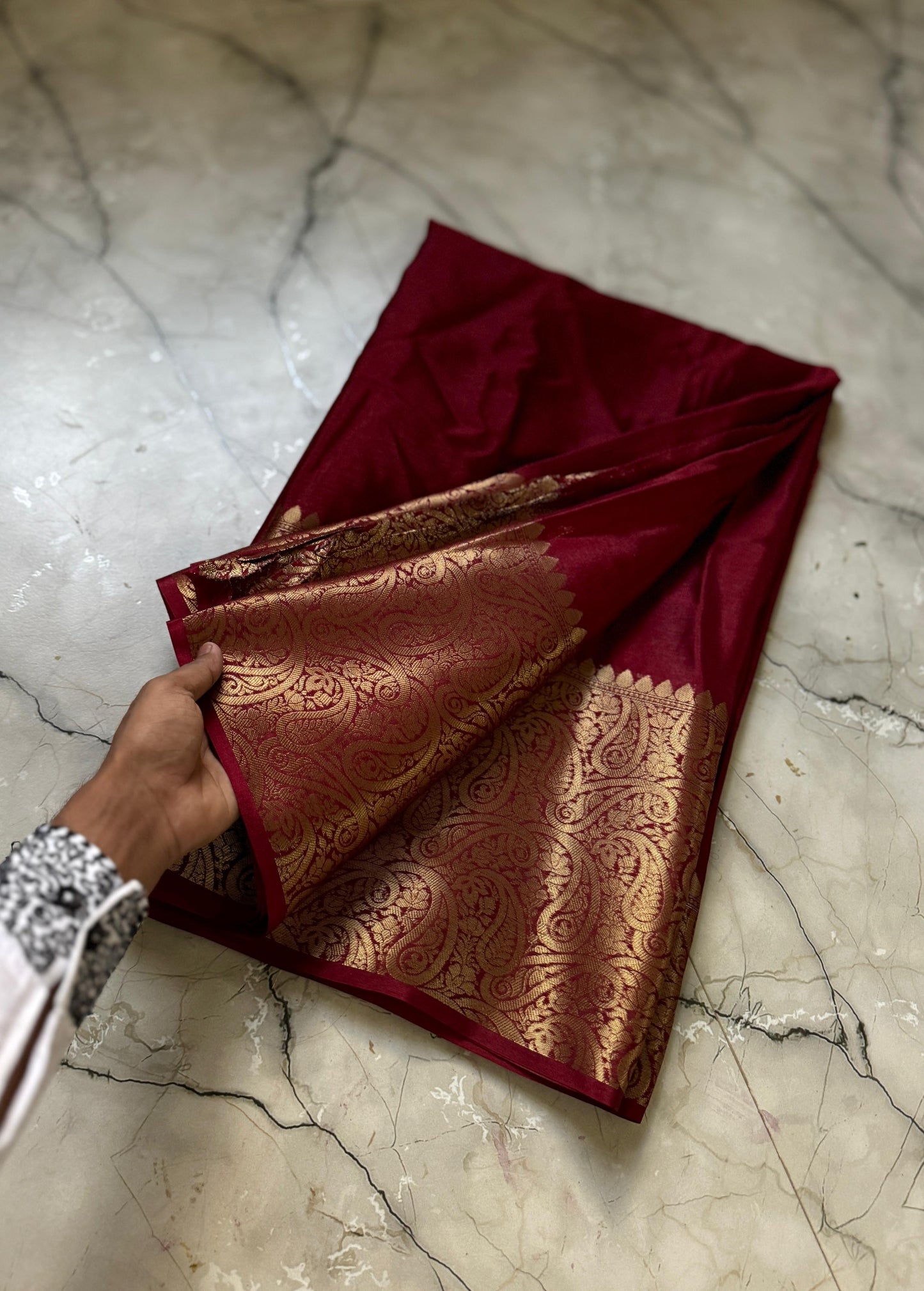 Gorgeous warm silk saree with broad border