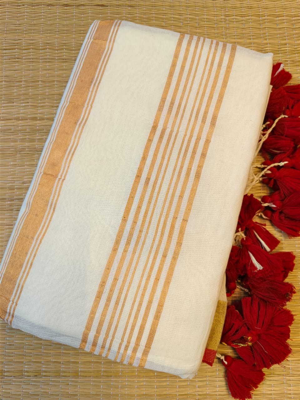 Premium kerala cotton saree with Red Zari border