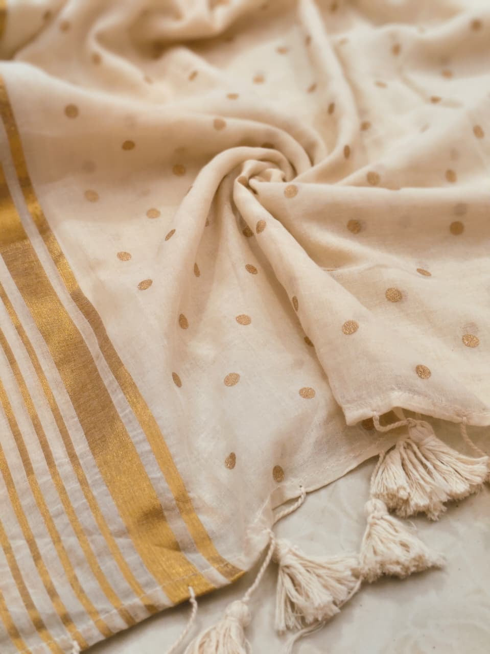 (Prebooking) Pure authentic mul cotton saree with zari stripes border and small polka body- without blouse
