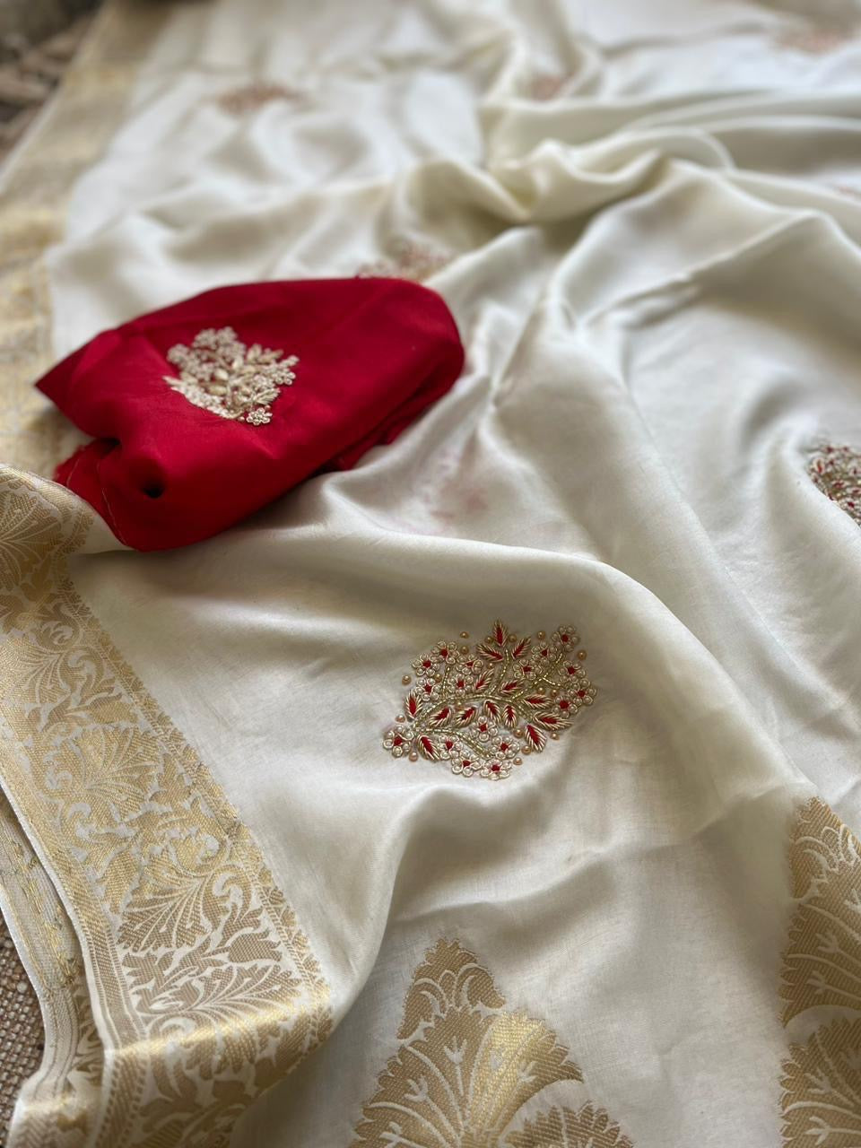 Pure munga silk with banarasi weavings