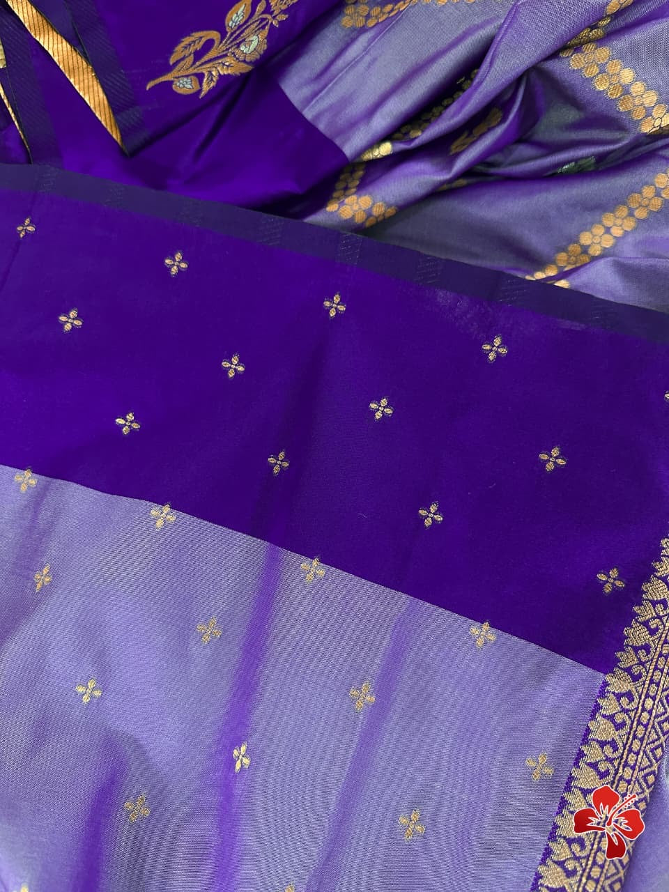 Premium semi soft silk saree with zig zag design weaves