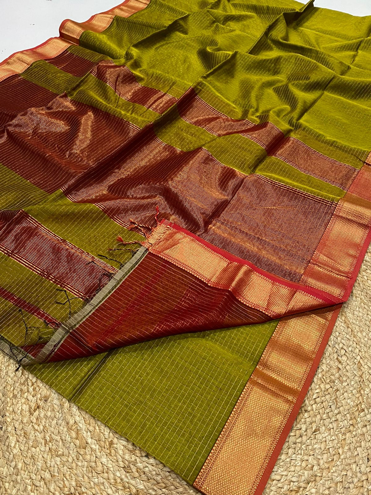 Pure Maheshwari handloom checks saree