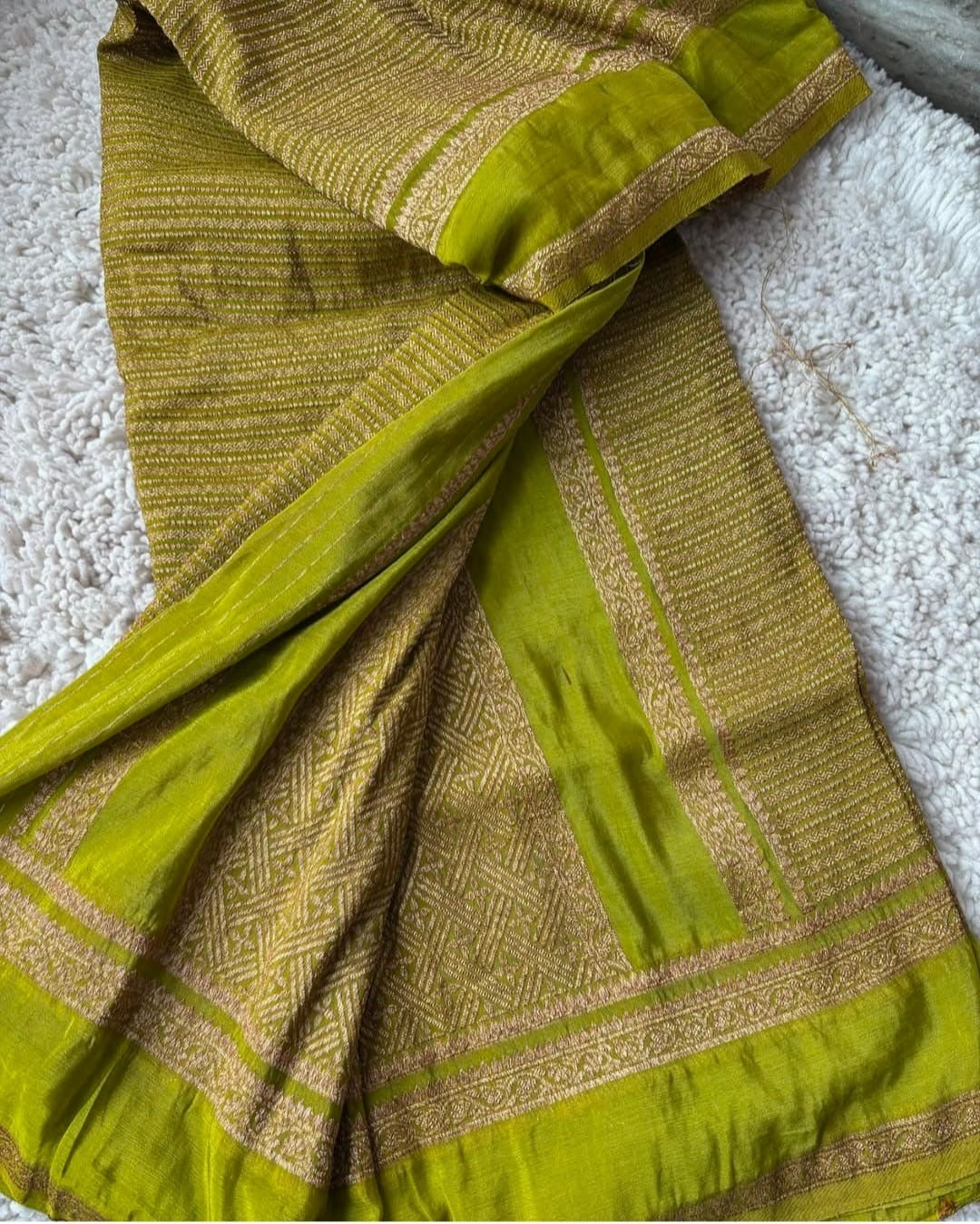 Beautiful khaddi georgette saree with intricate weavings!