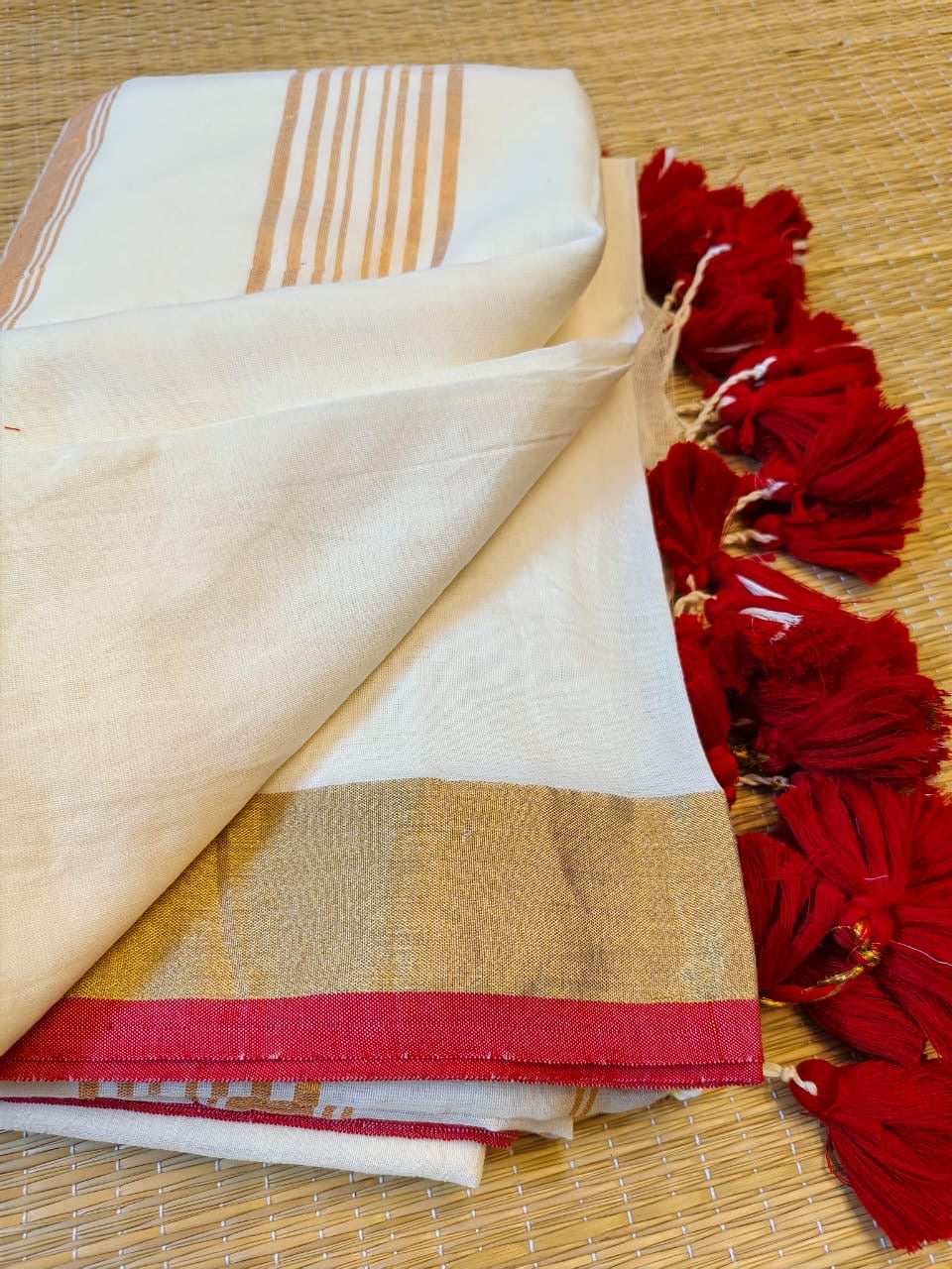 Premium kerala cotton saree with Red Zari border