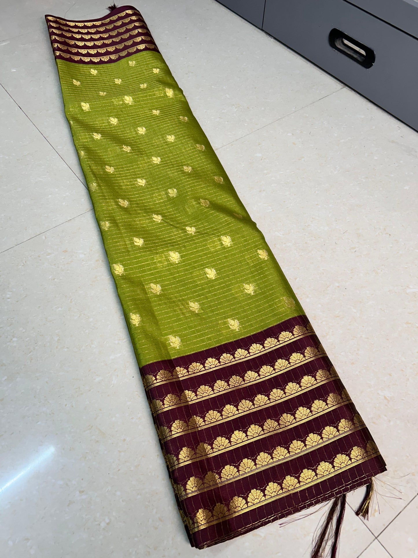 Semi Banarasi katan silk saree with fine weavings