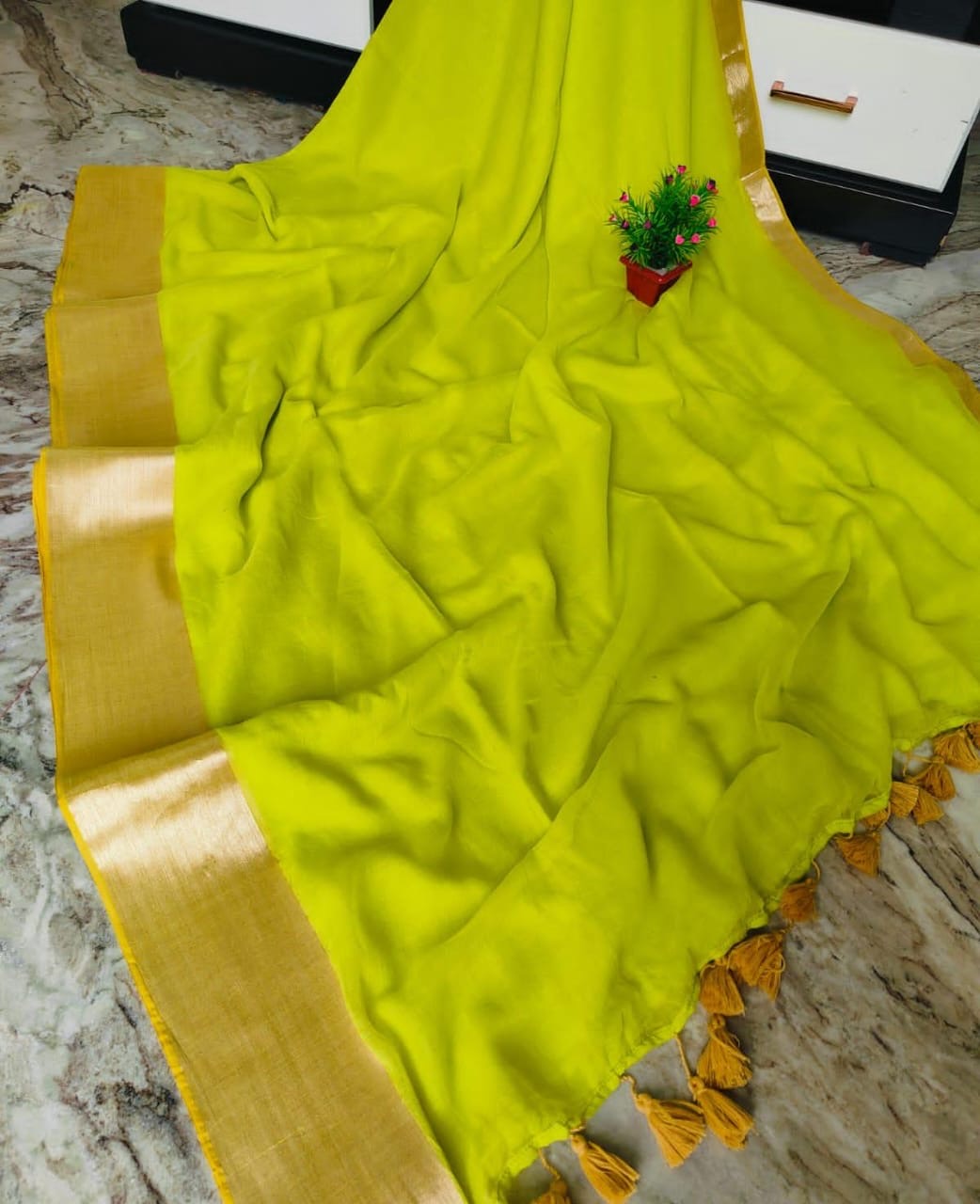 Pure mul cotton saree with zari border - lime green