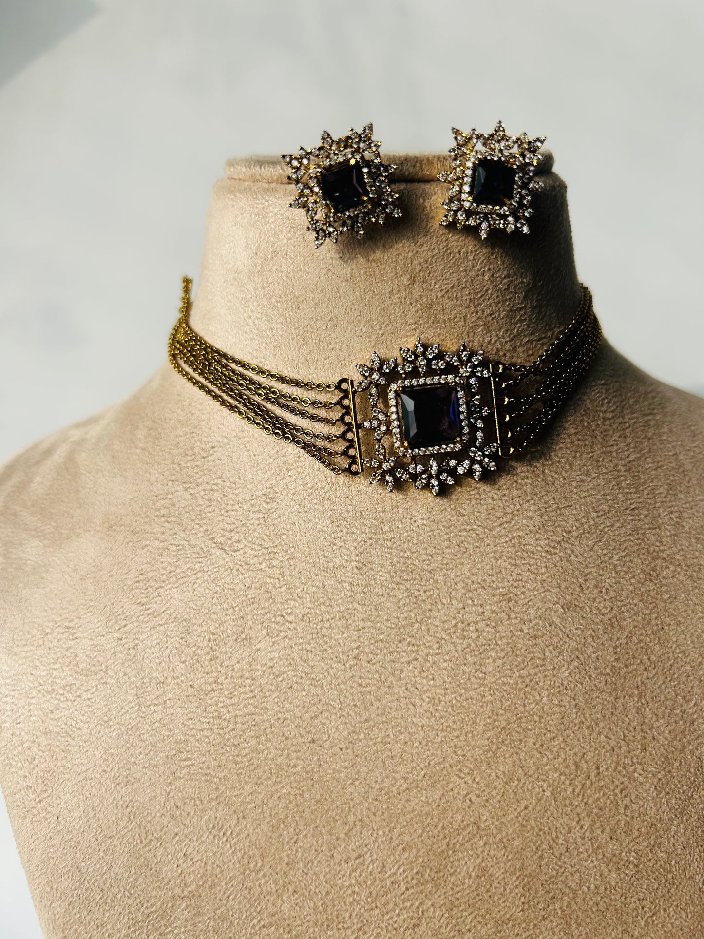 Beautiful AD Blue choker set