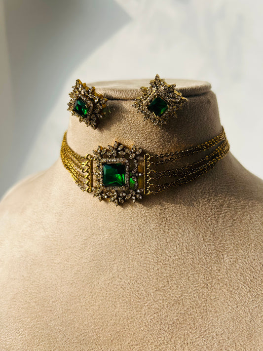 Beautiful AD Emerald choker set