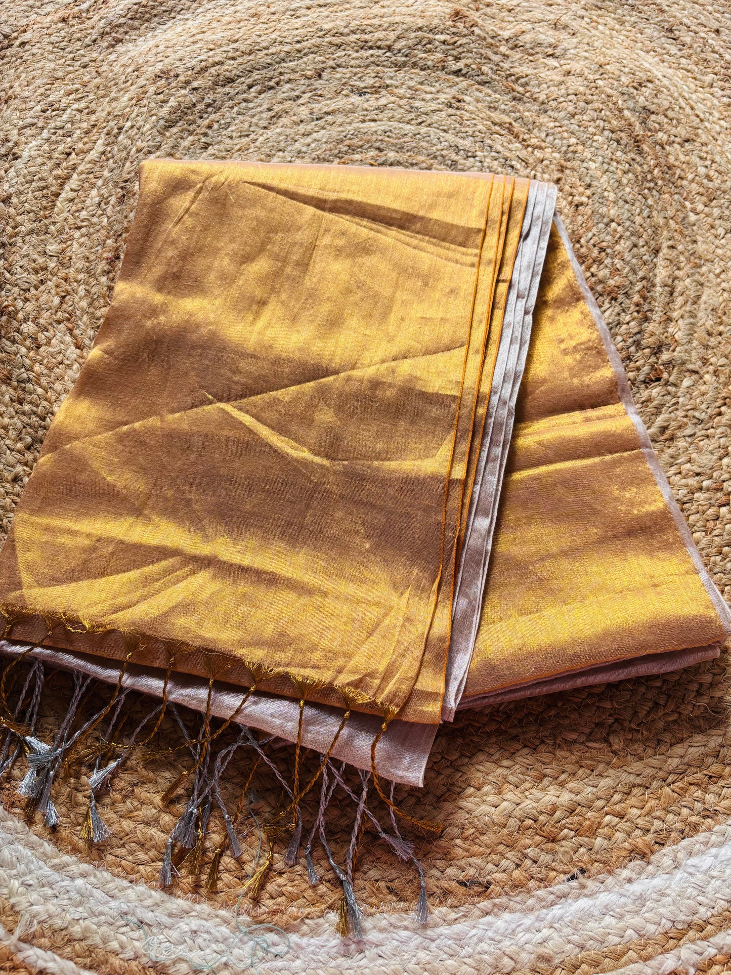 Mul tissue Raga saree - Gold and Silver
