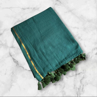 Pure and authentic mul cotton saree with small single zari line border