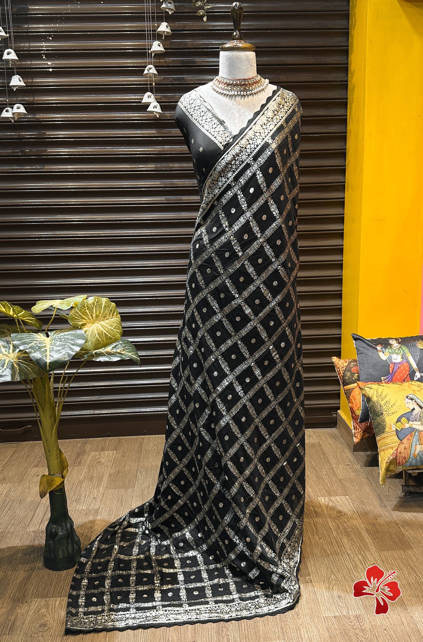 Soft munga silk saree with box checks weavings - black