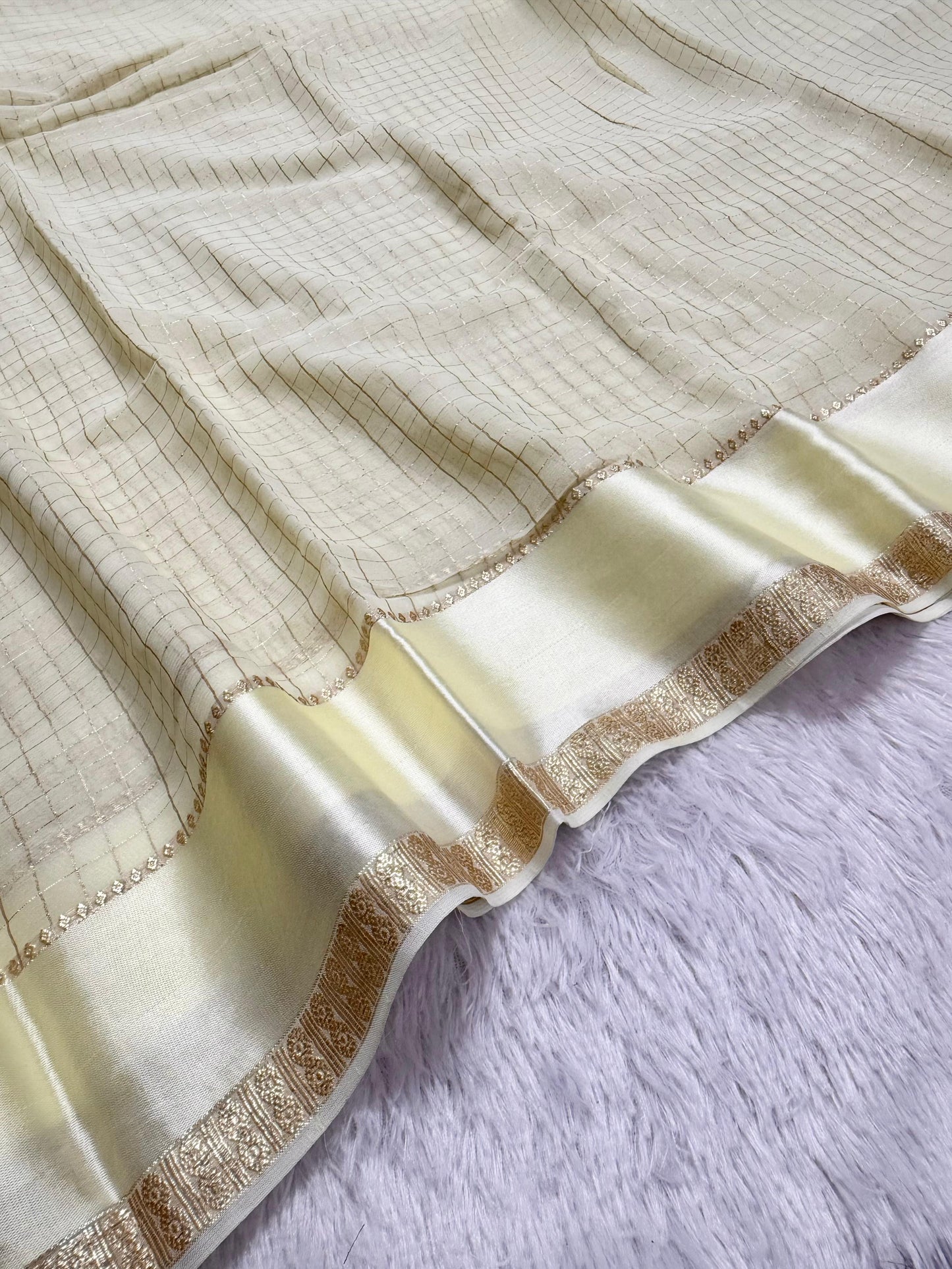 Soft viscous georgette saree with checks and satin border